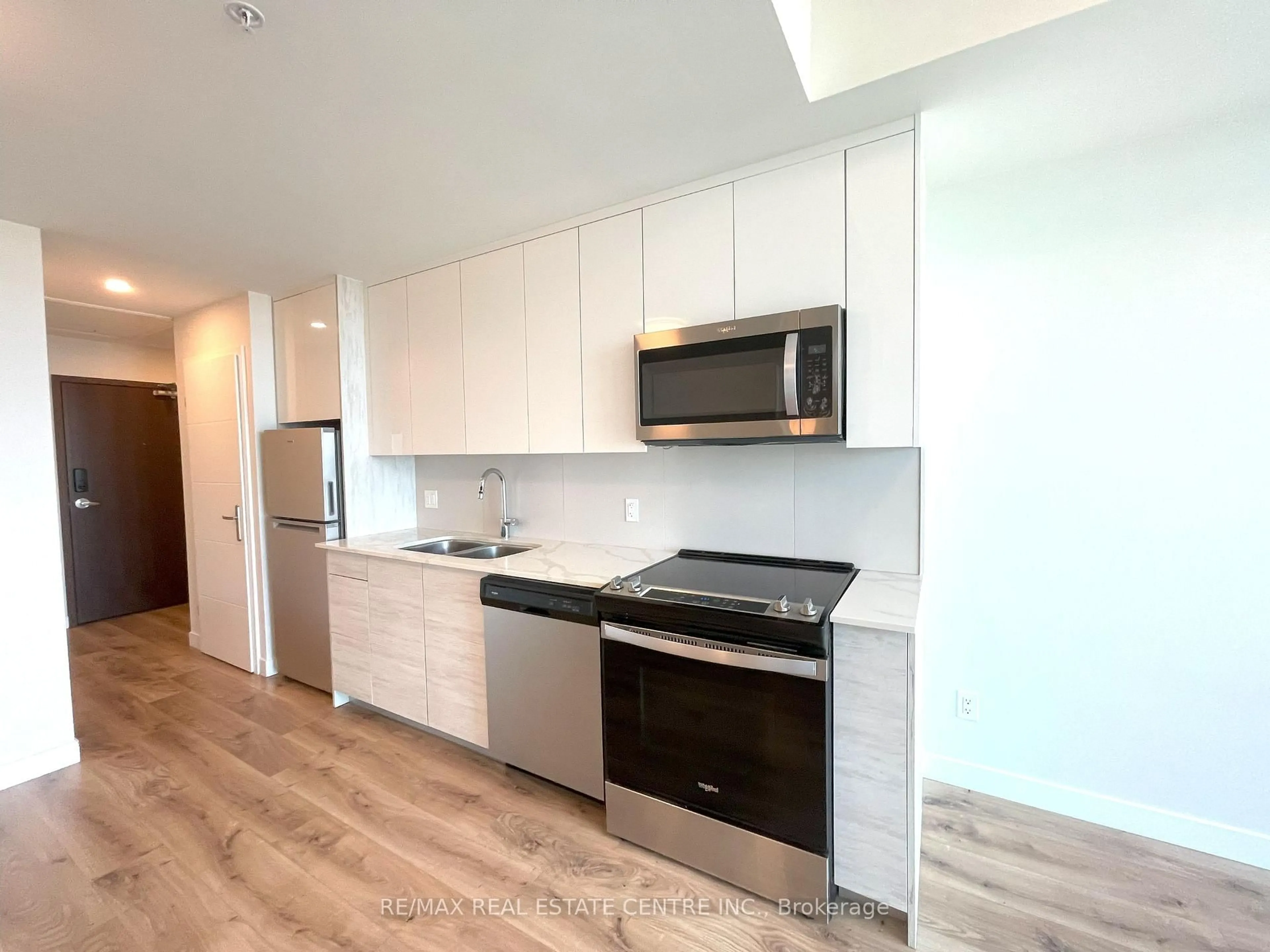 Standard kitchen, unknown for 60 Frederick St #2505, Kitchener Ontario N2H 0C7