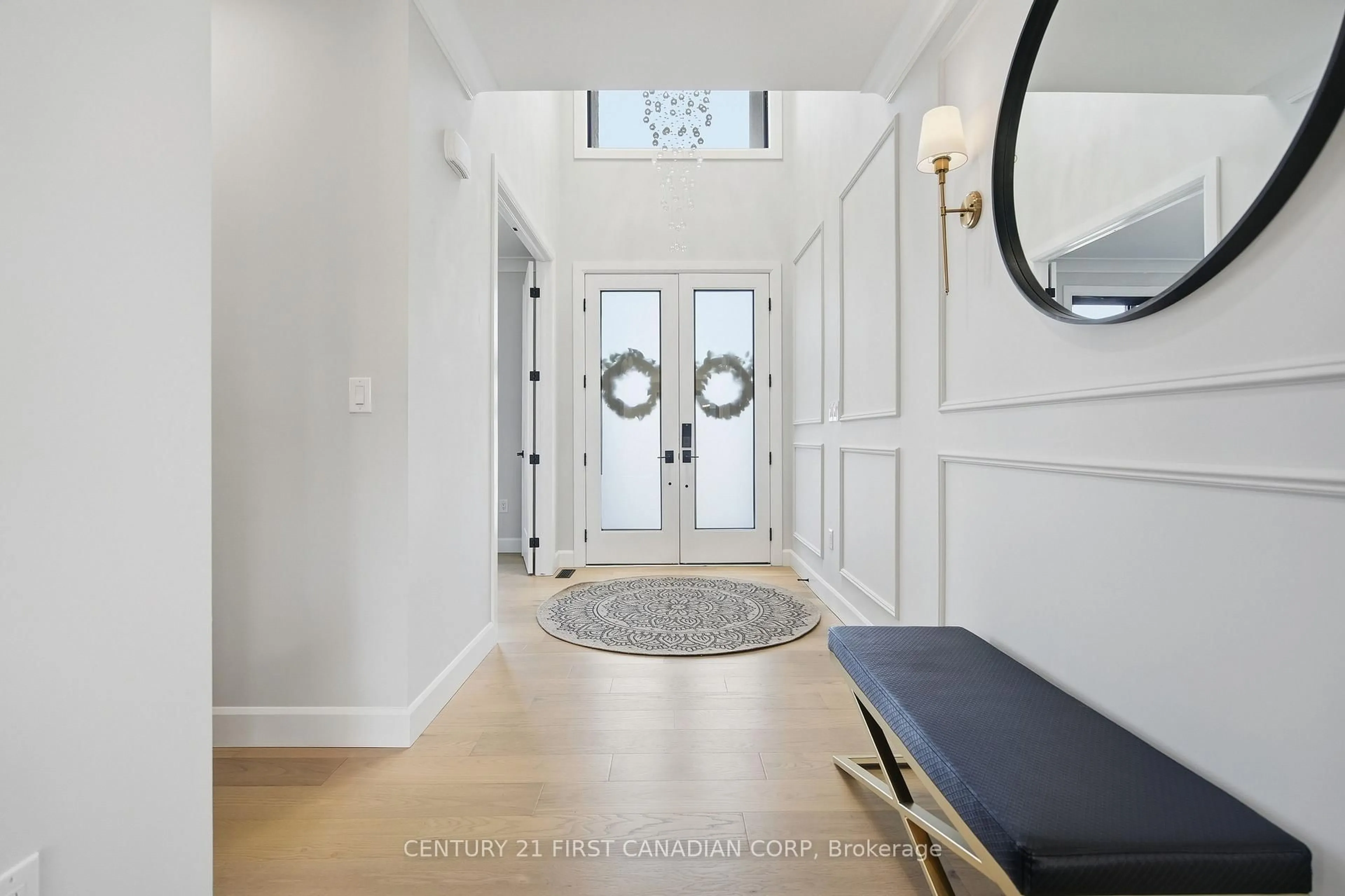 Indoor entryway for 7129 Silver Creek Circ, London South Ontario N6P 0G9