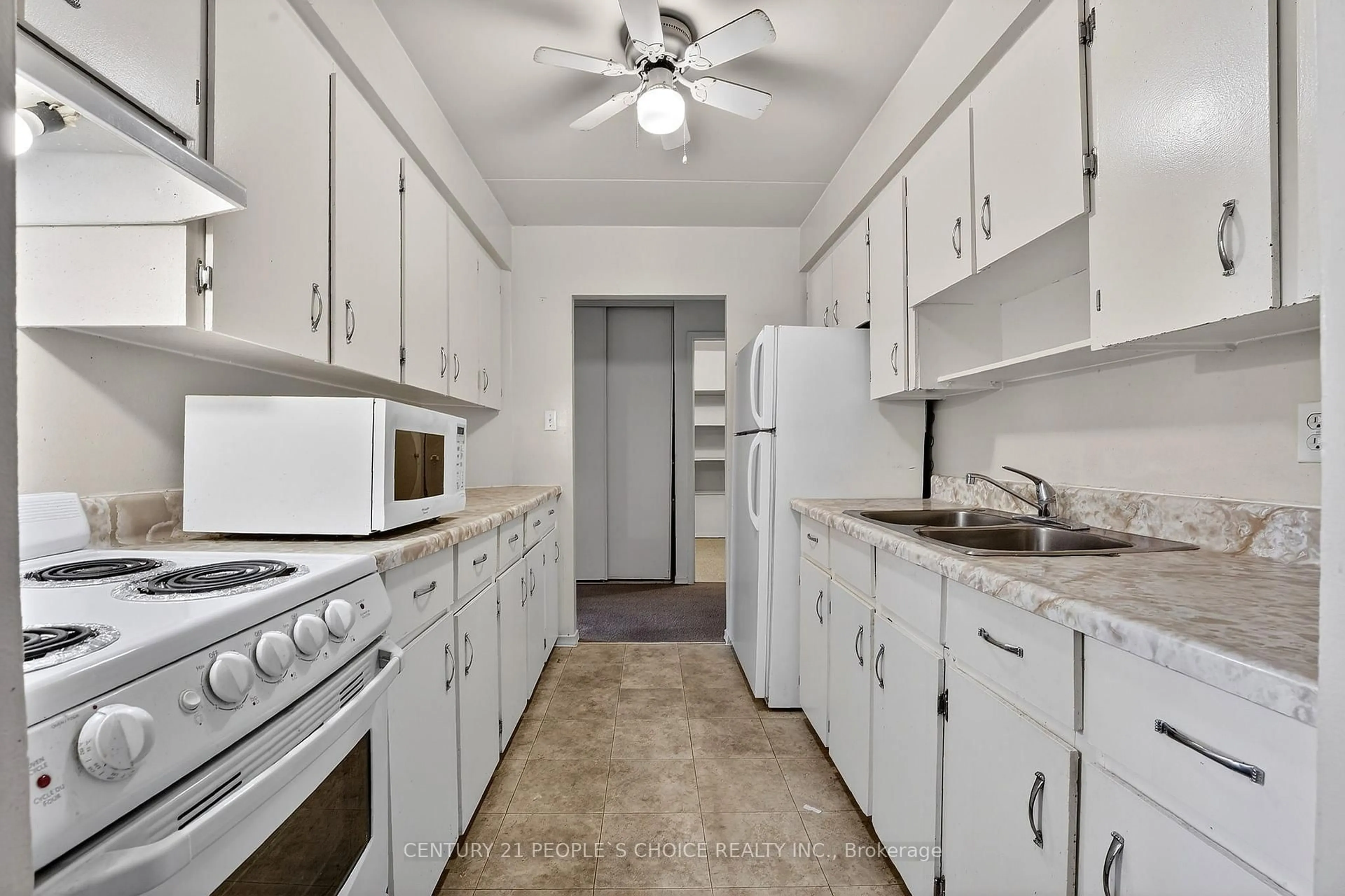 Standard kitchen, unknown for 72 Main St #210, Port Colborne Ontario L3K 5Z8
