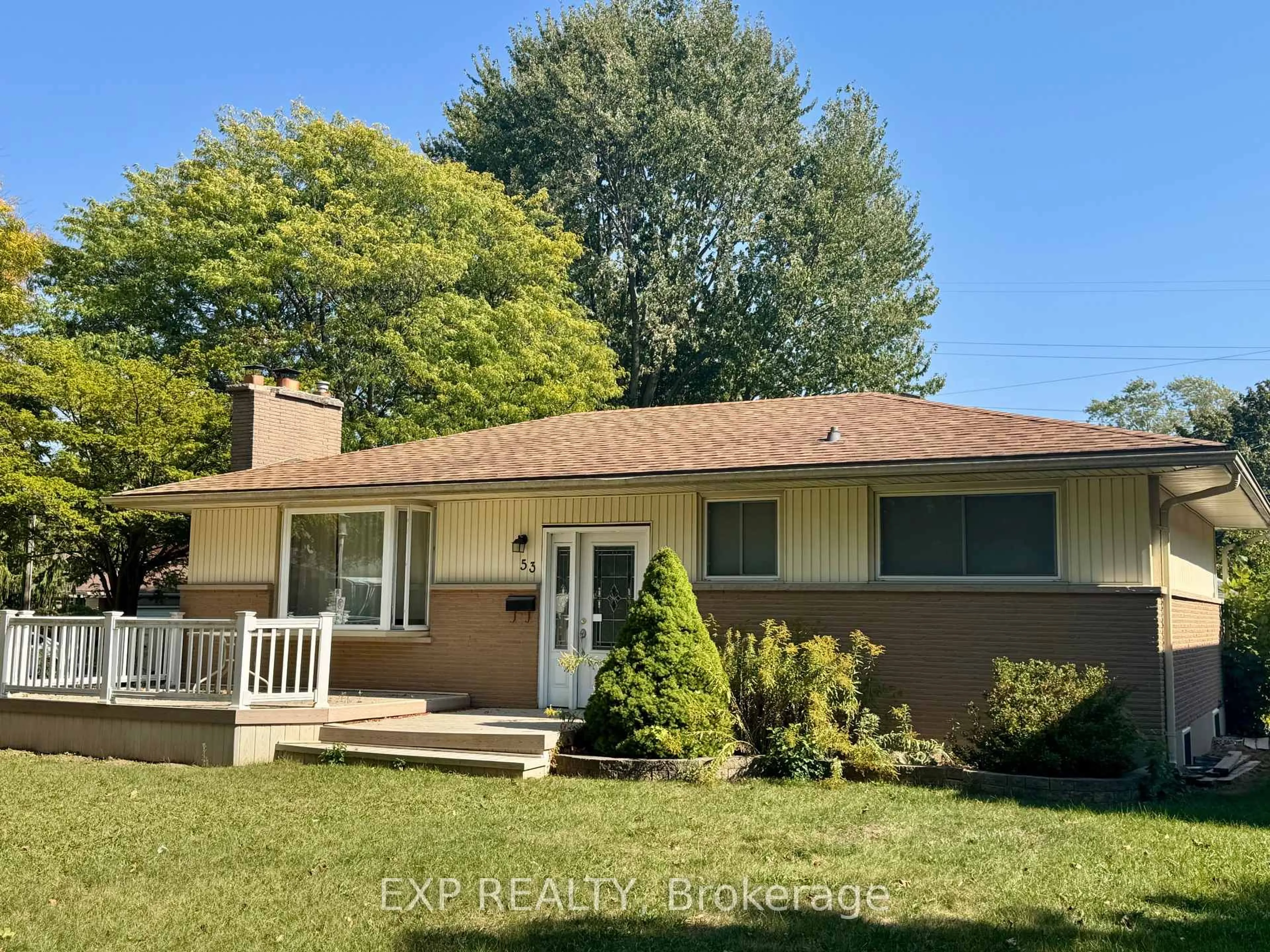 Home with vinyl exterior material, unknown for 53 Madeira Dr, London East Ontario N5V 2M3