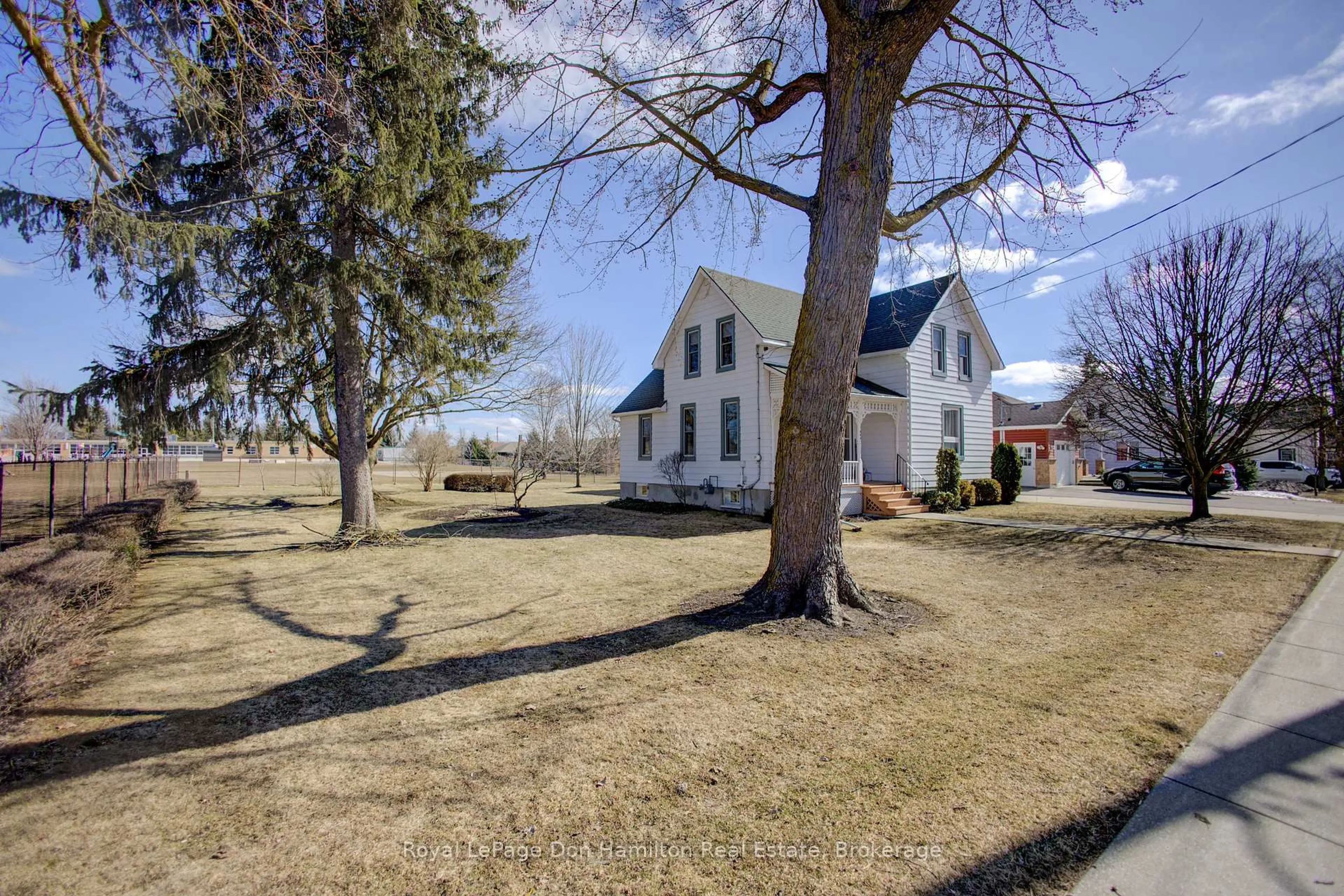 A pic from outside/outdoor area/front of a property/back of a property/a pic from drone, street for 440 Reserve Ave, North Perth Ontario N4W 2L1