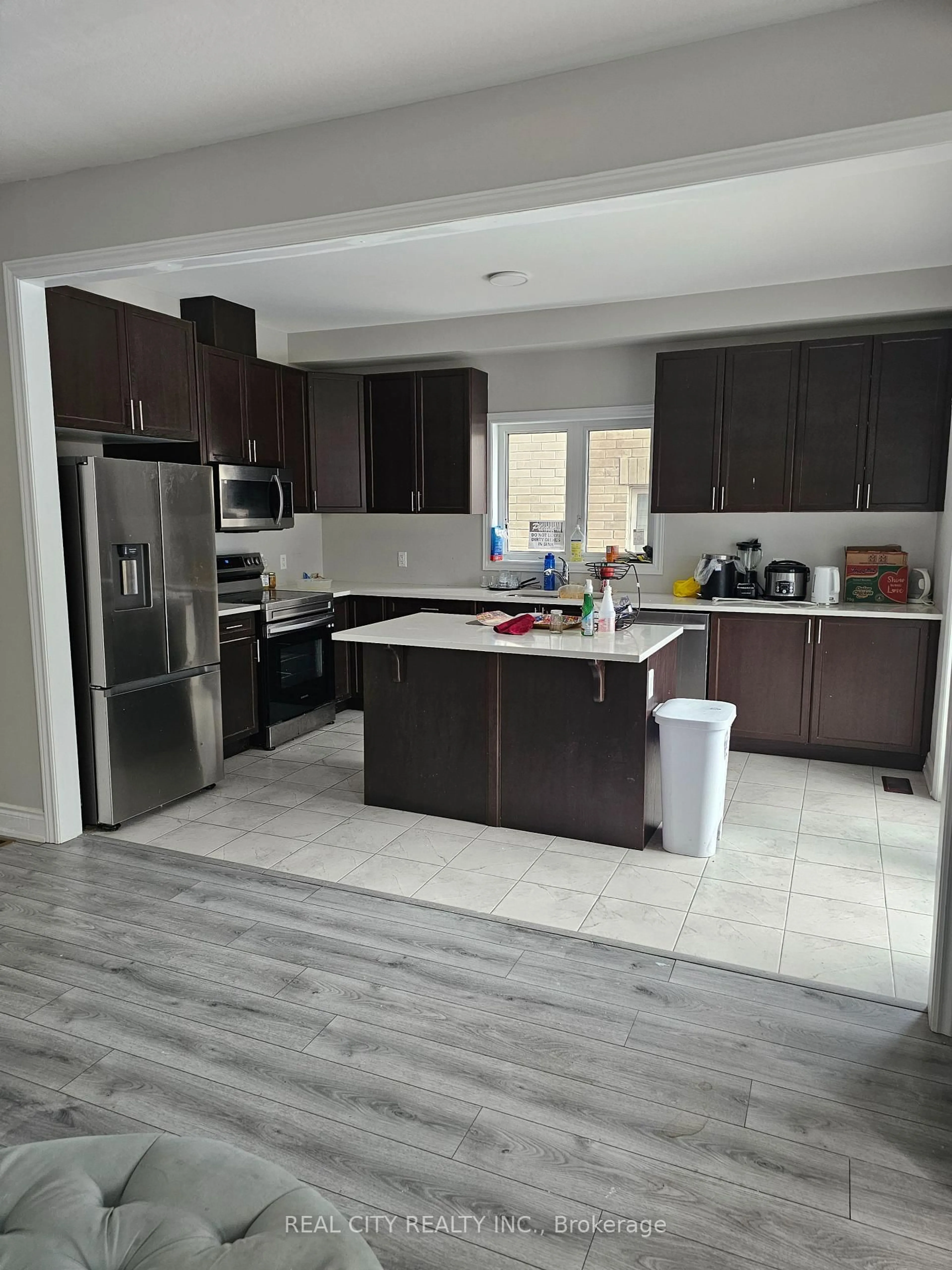 Open concept kitchen, ceramic/tile floor for 132 Sunset Way, Thorold Ontario L0S 1A0