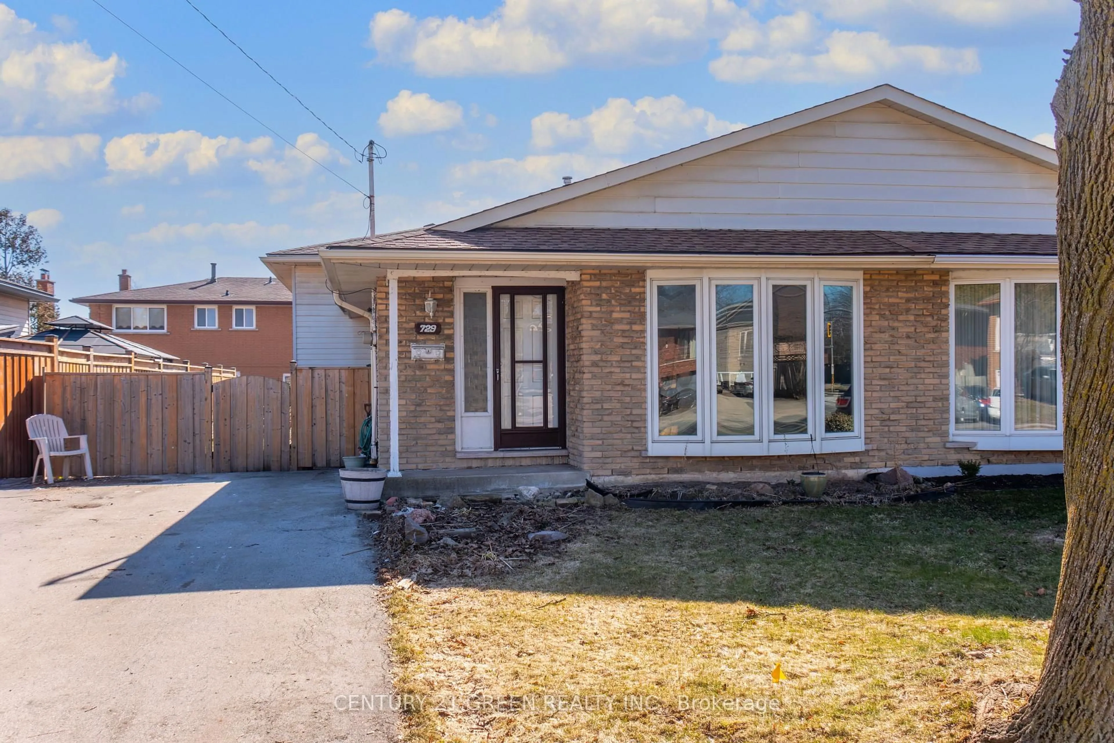 Home with brick exterior material, street for 729 West 5th St, Hamilton Ontario L9C 3R3