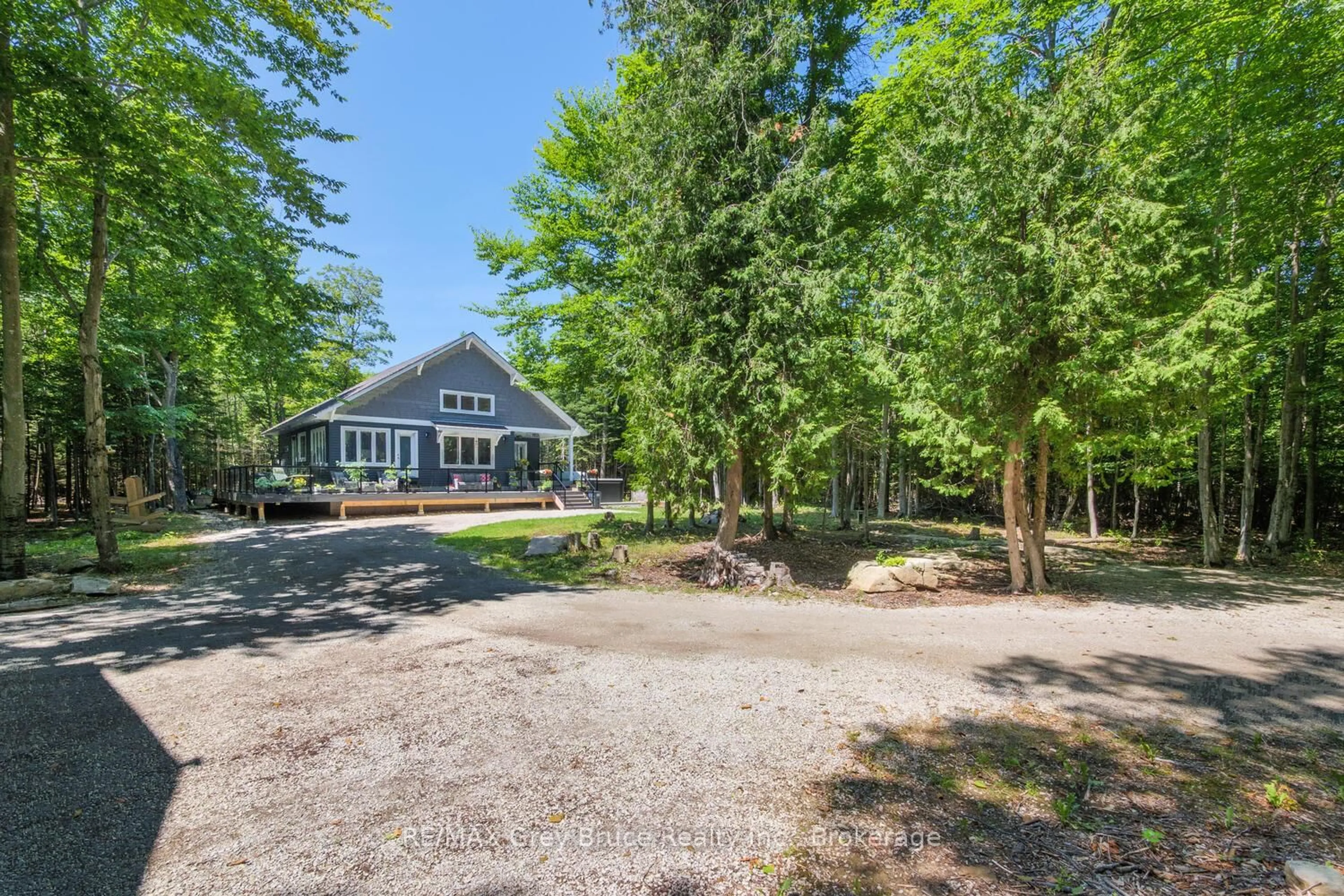 A pic from outside/outdoor area/front of a property/back of a property/a pic from drone, unknown for 110 Maple Golf Cres, Northern Bruce Peninsula Ontario N0H 2R0