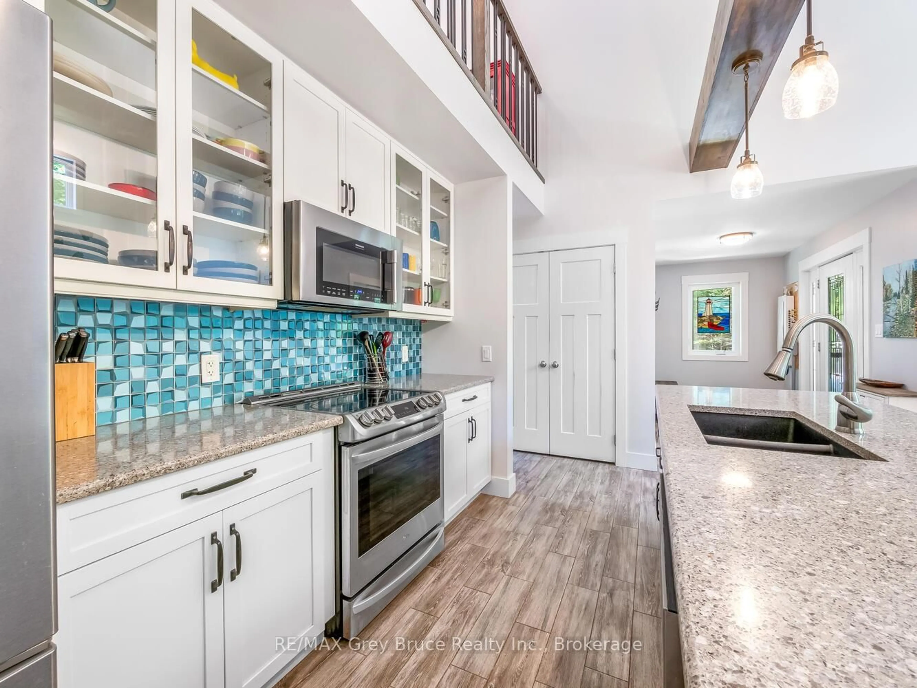 Open concept kitchen, ceramic/tile floor for 110 Maple Golf Cres, Northern Bruce Peninsula Ontario N0H 2R0