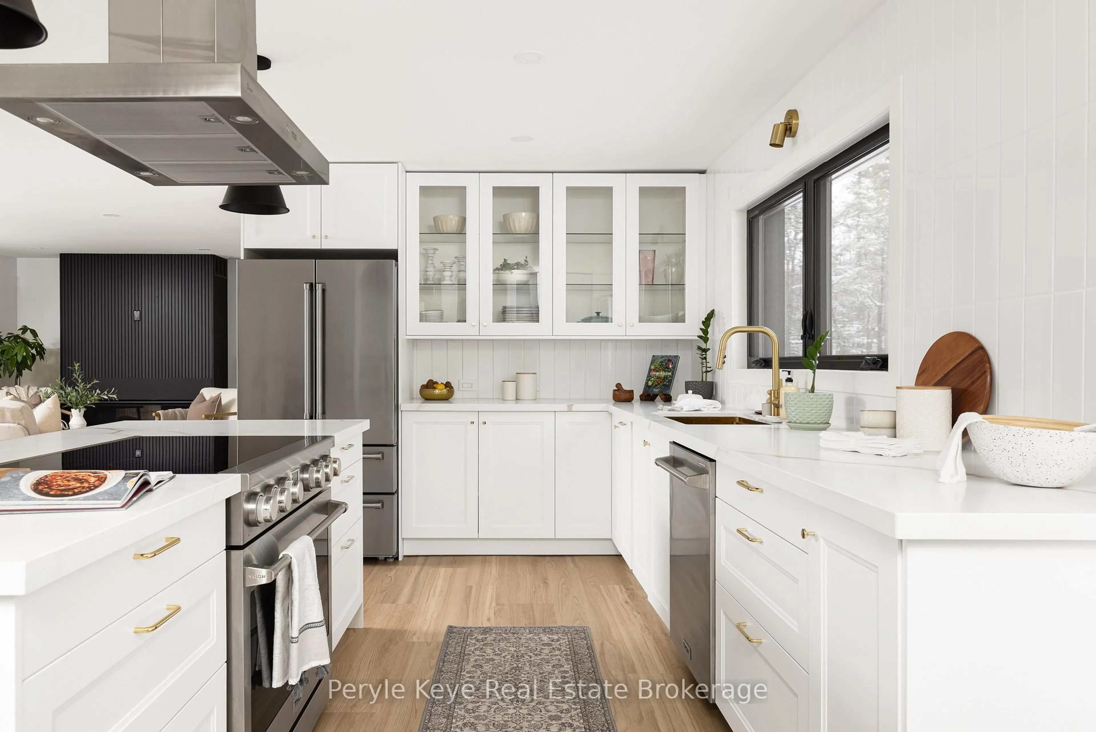 Contemporary kitchen, unknown for 1290 Cedar Lane, Bracebridge Ontario P1L 1W9