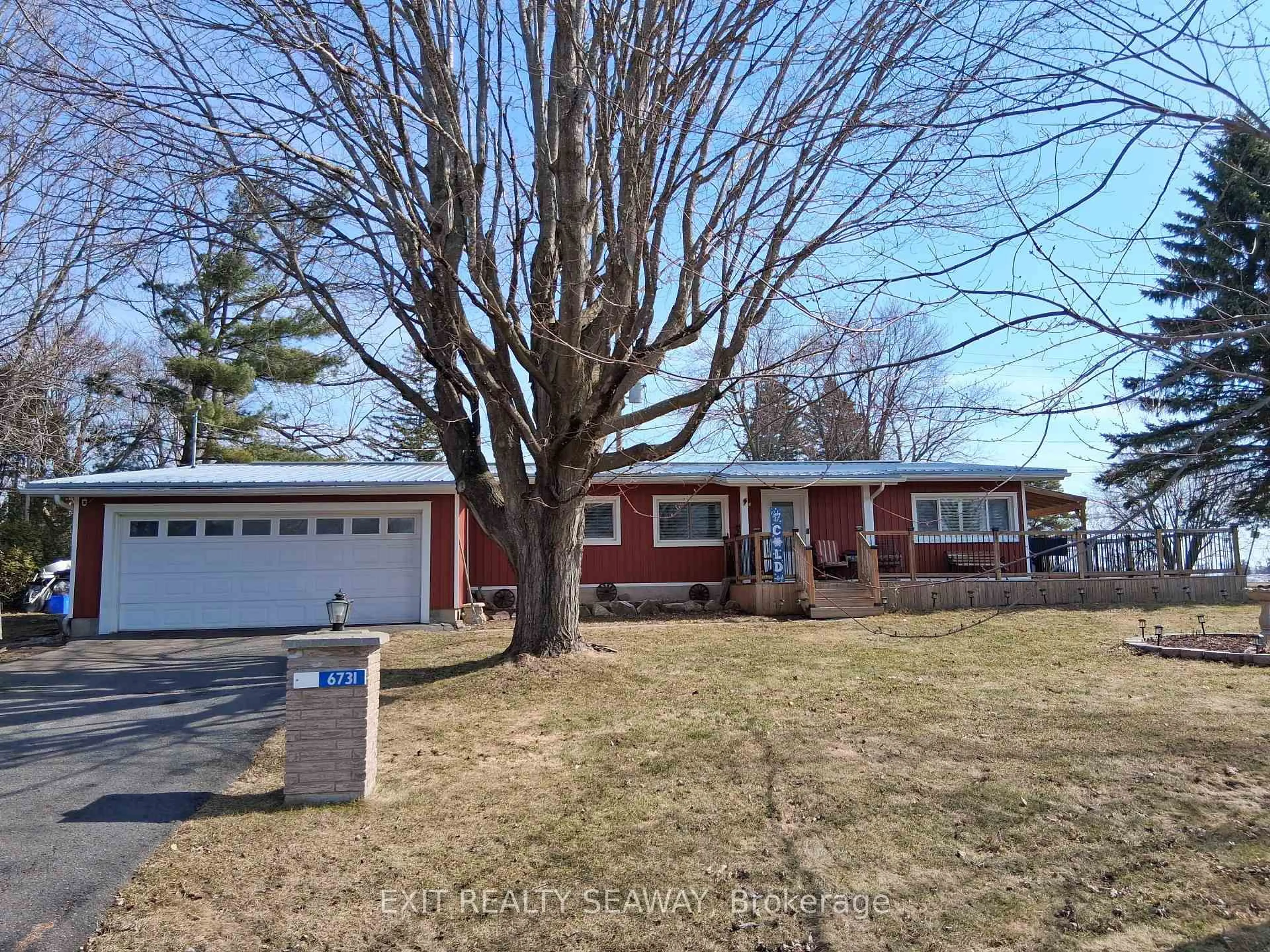 A pic from outside/outdoor area/front of a property/back of a property/a pic from drone, street for 6731 Gilmore Hill Rd, South Glengarry Ontario K6H 7J3