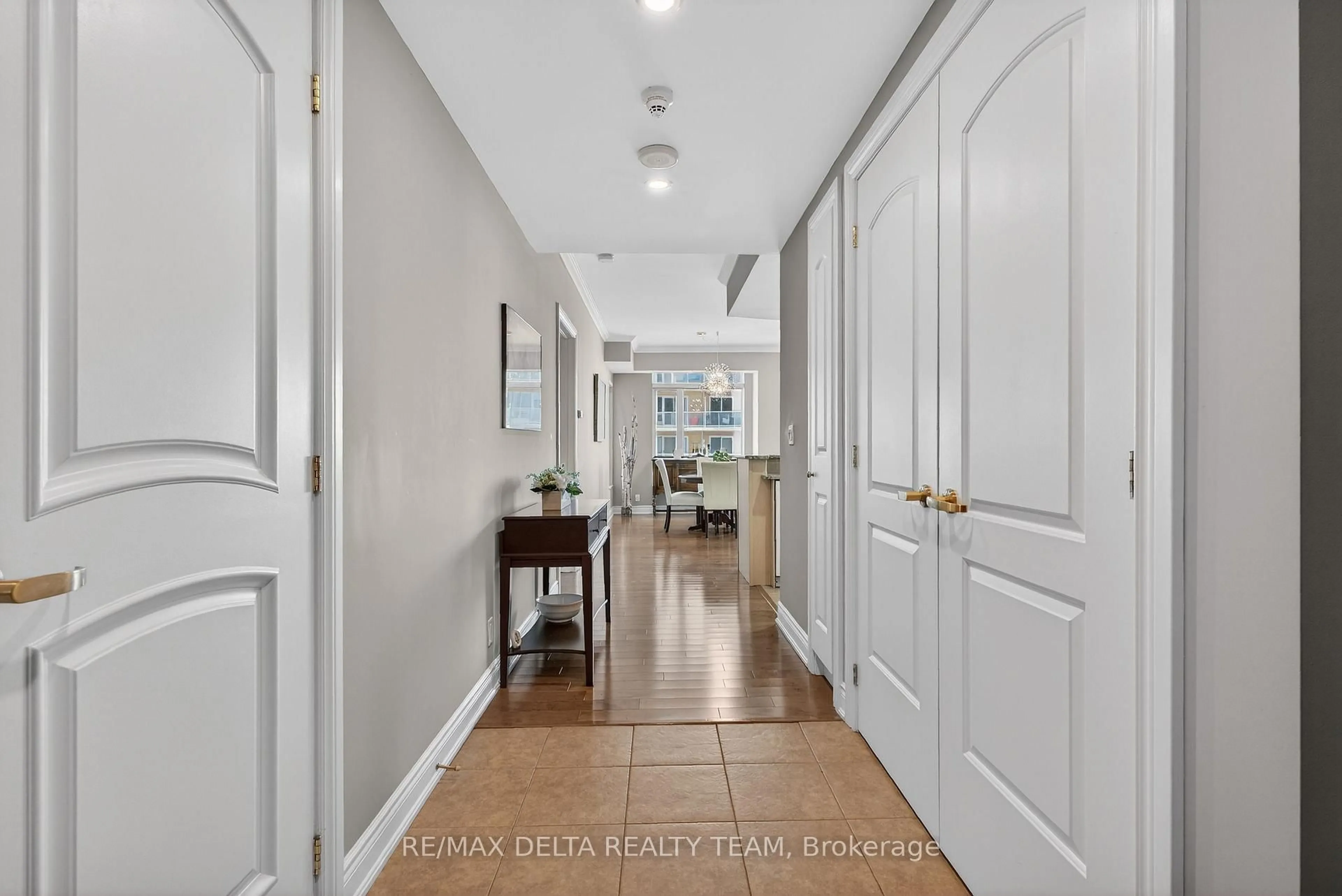 Indoor entryway for 100 INLET Private #505, Ottawa Ontario K4A 0S8