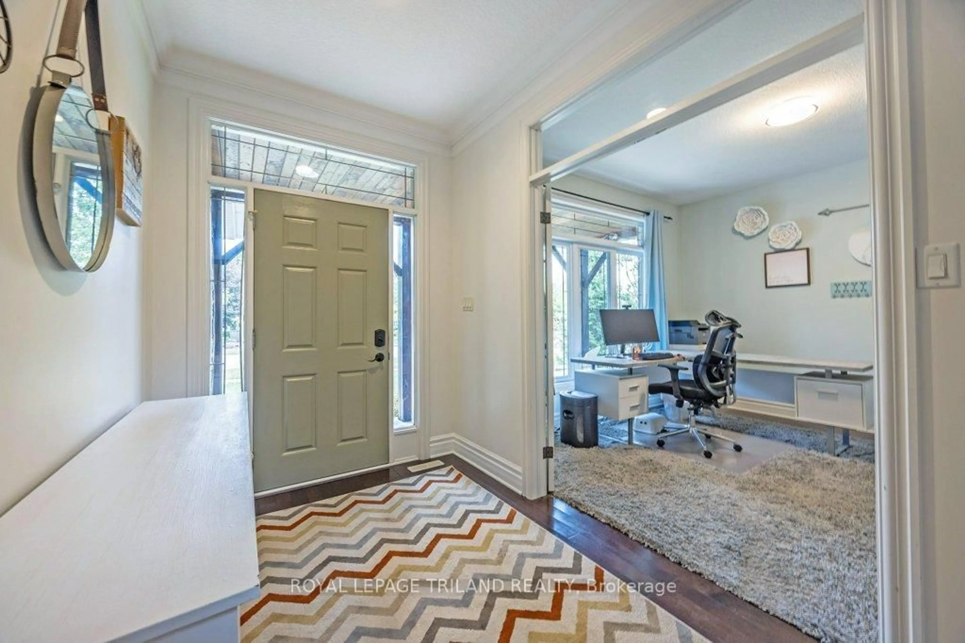 Indoor entryway for 139 SKYLINE Ave, London North Ontario N5X 0A3