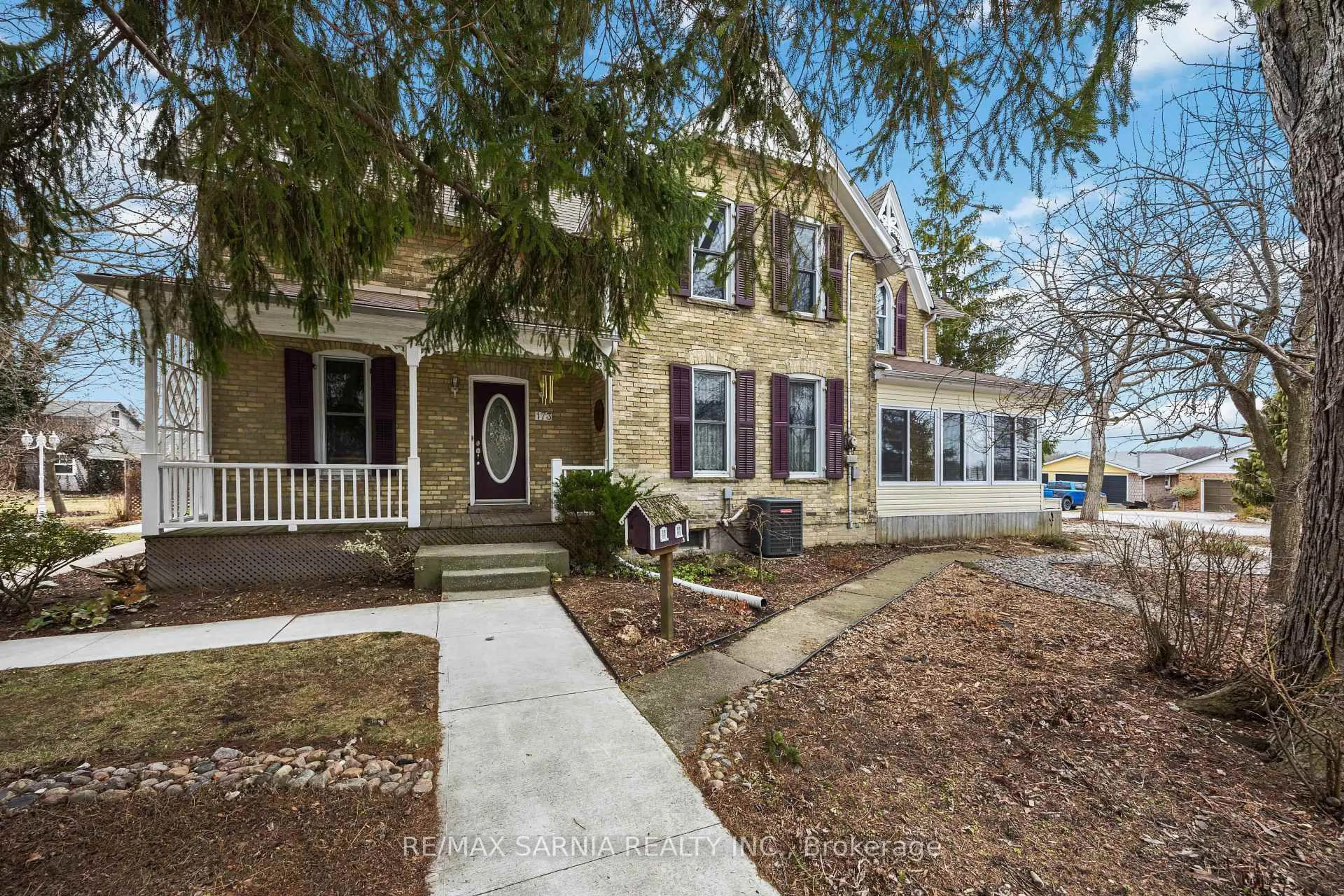 Unknown for 173 Paget St, St. Clair Ontario N0N 1G0