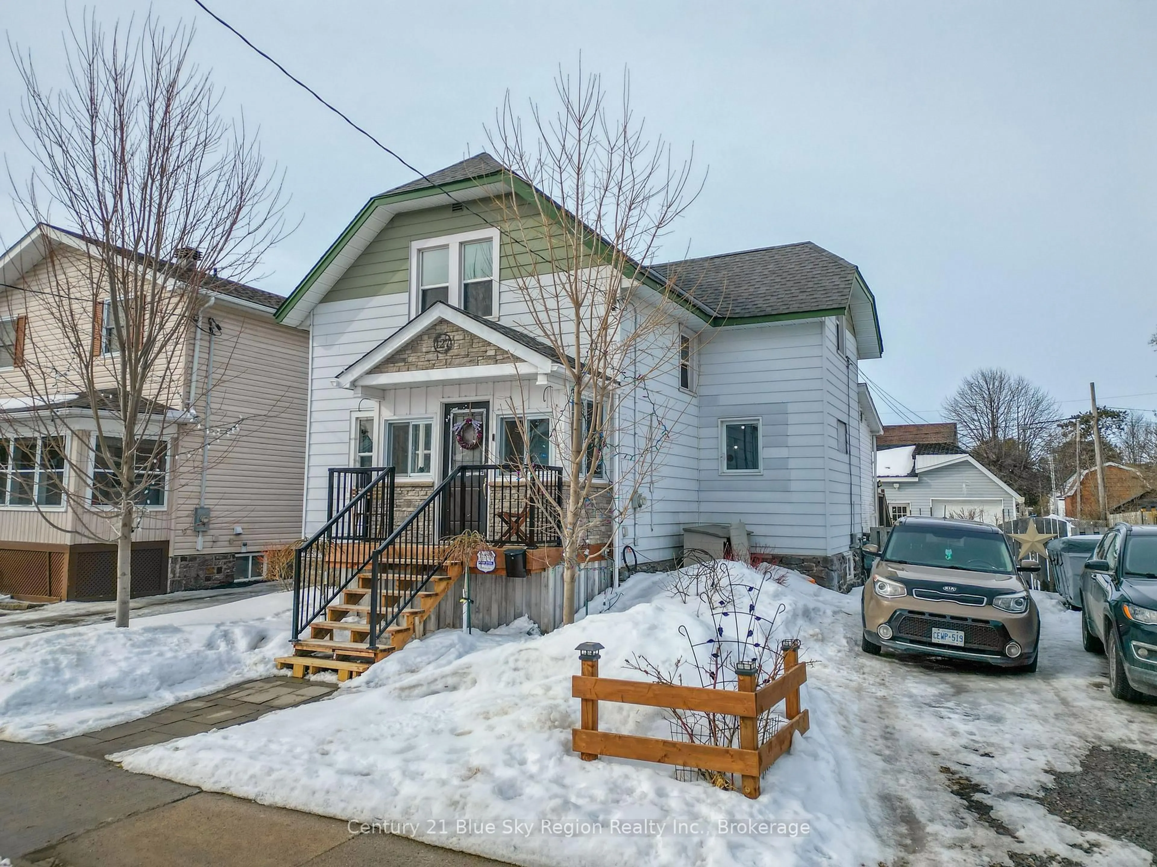 Unknown for 127 Fifth Ave, North Bay Ontario P1B 1N5