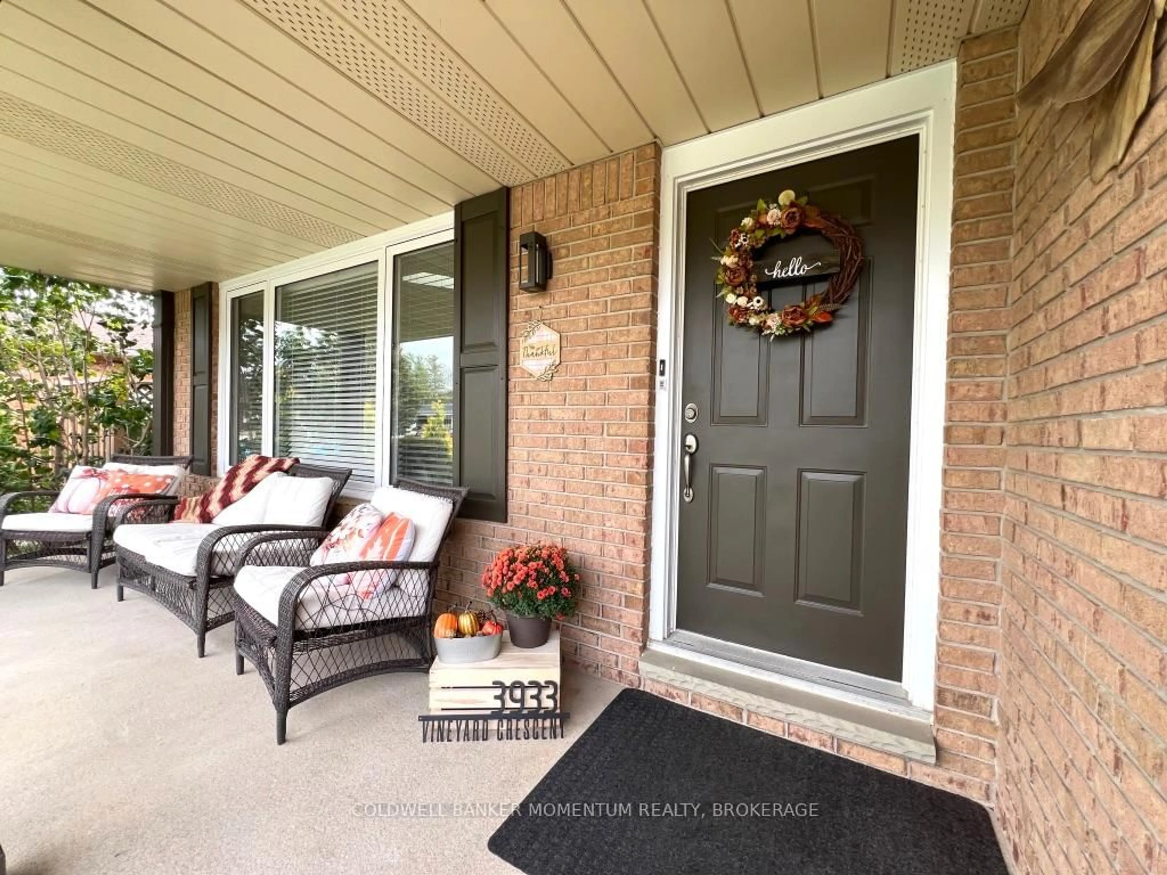 Indoor entryway for 3933 Vineyard Cres, Lincoln Ontario L0R 2C0