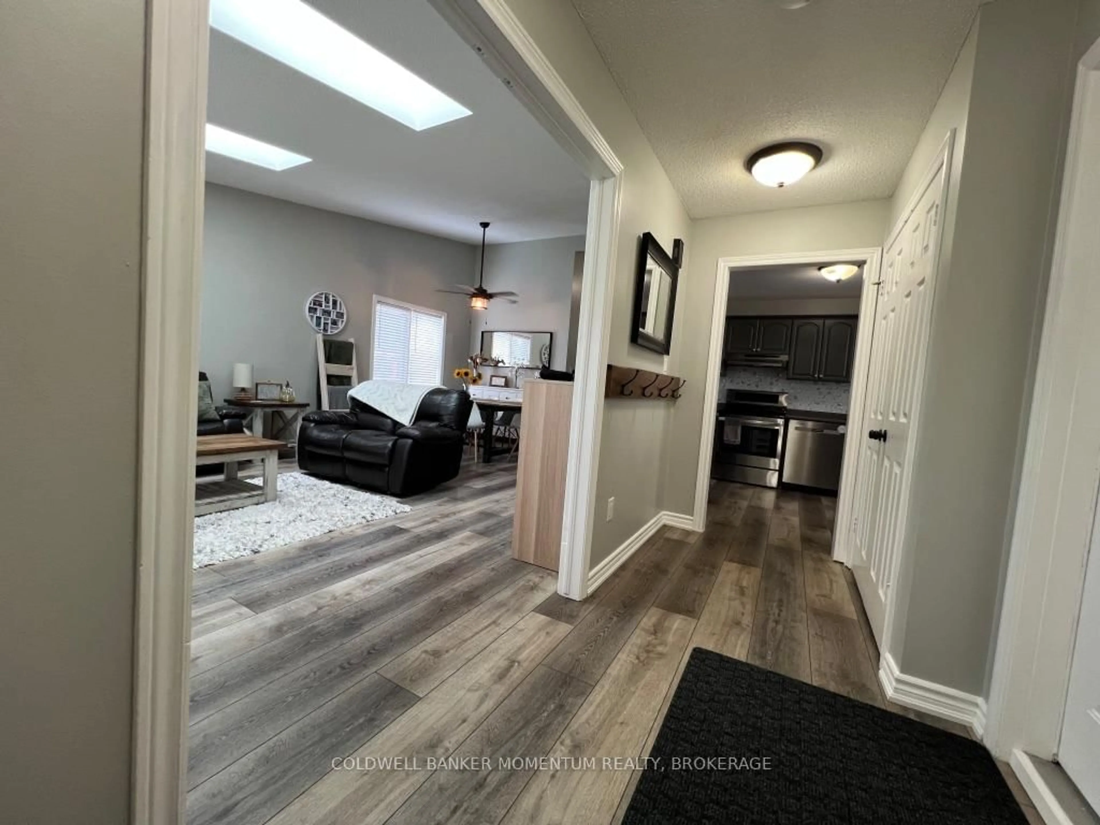 Indoor entryway for 3933 Vineyard Cres, Lincoln Ontario L0R 2C0