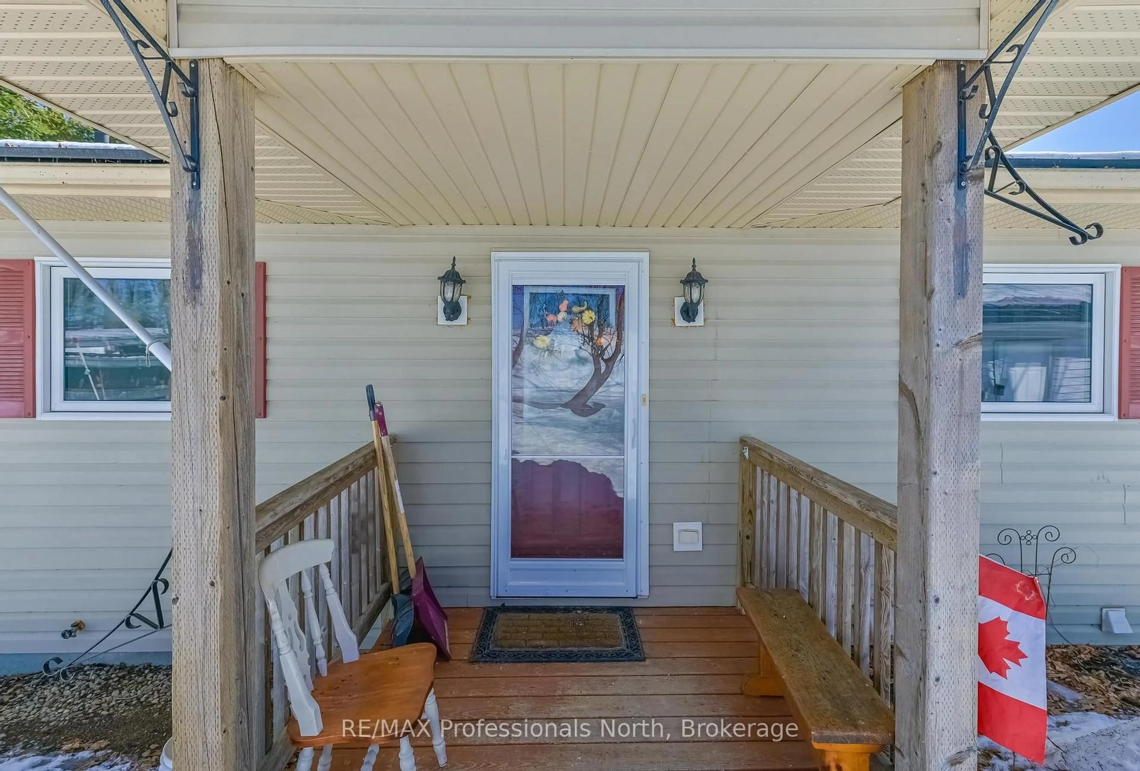 Indoor entryway for 1099 Summer Lane, Minden Hills Ontario K0M 2K0