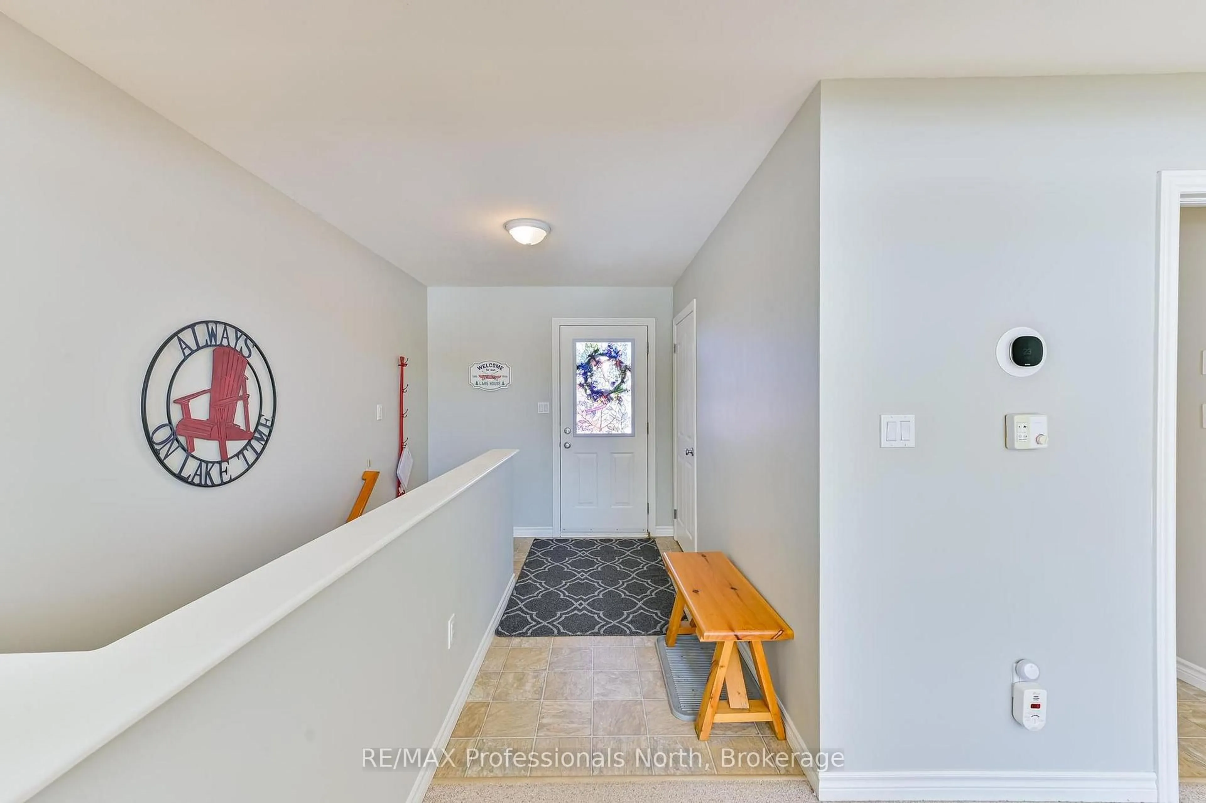 Indoor entryway for 1099 Summer Lane, Minden Hills Ontario K0M 2K0