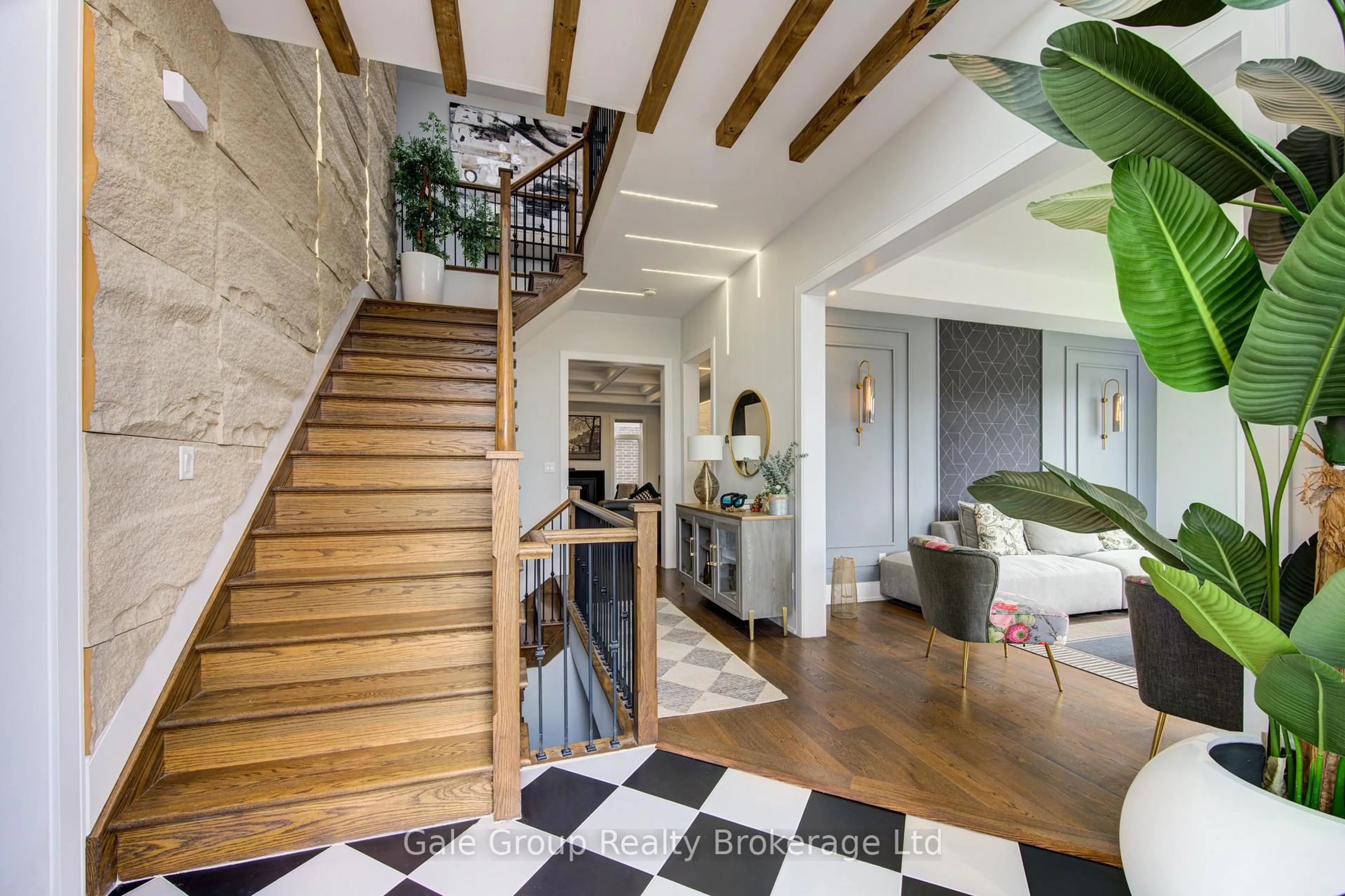 Indoor entryway for 301 Somme St, Woodstock Ontario N4T 0K3