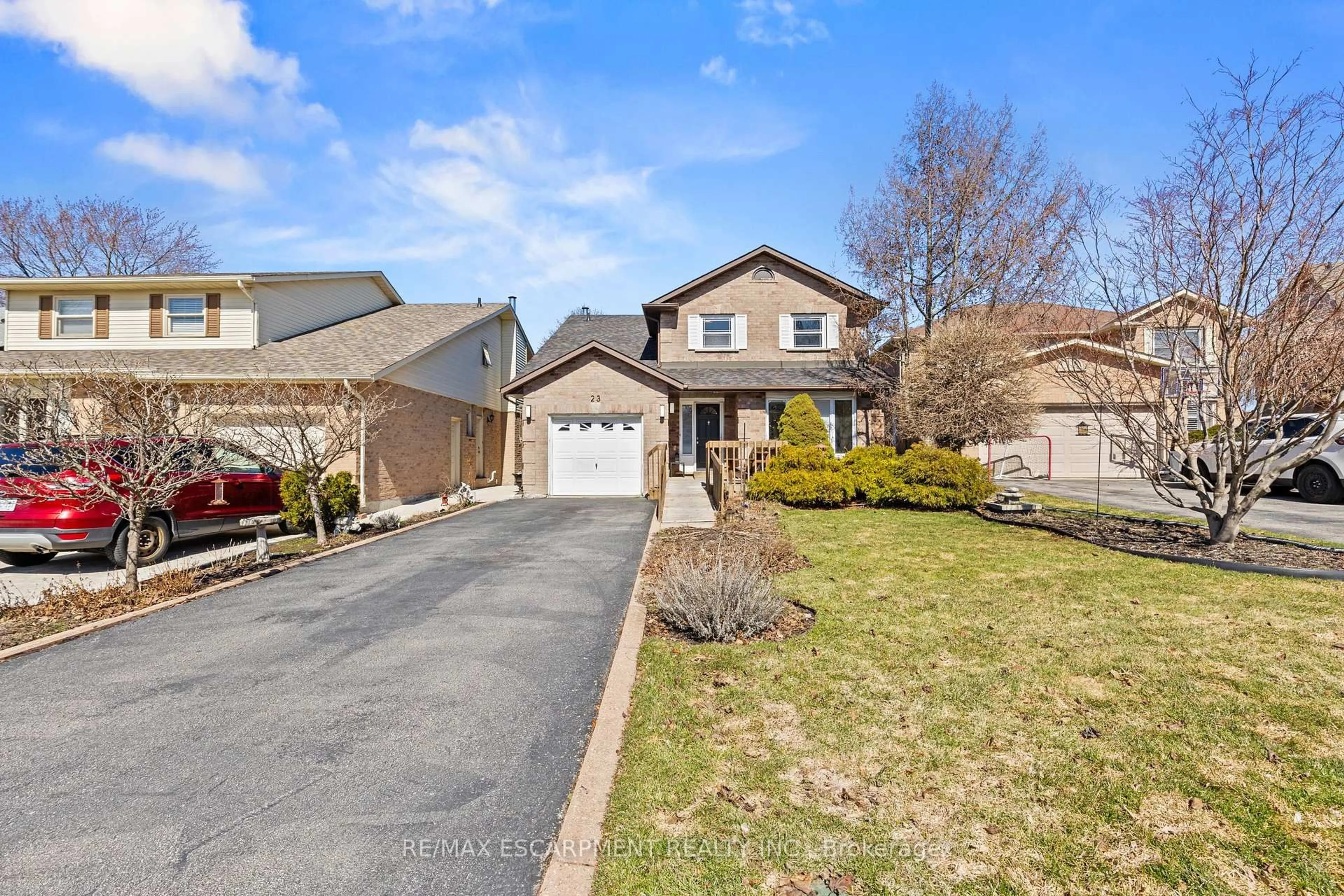 A pic from outside/outdoor area/front of a property/back of a property/a pic from drone, street for 23 Ricardo Crt, Hamilton Ontario L8W 2S1