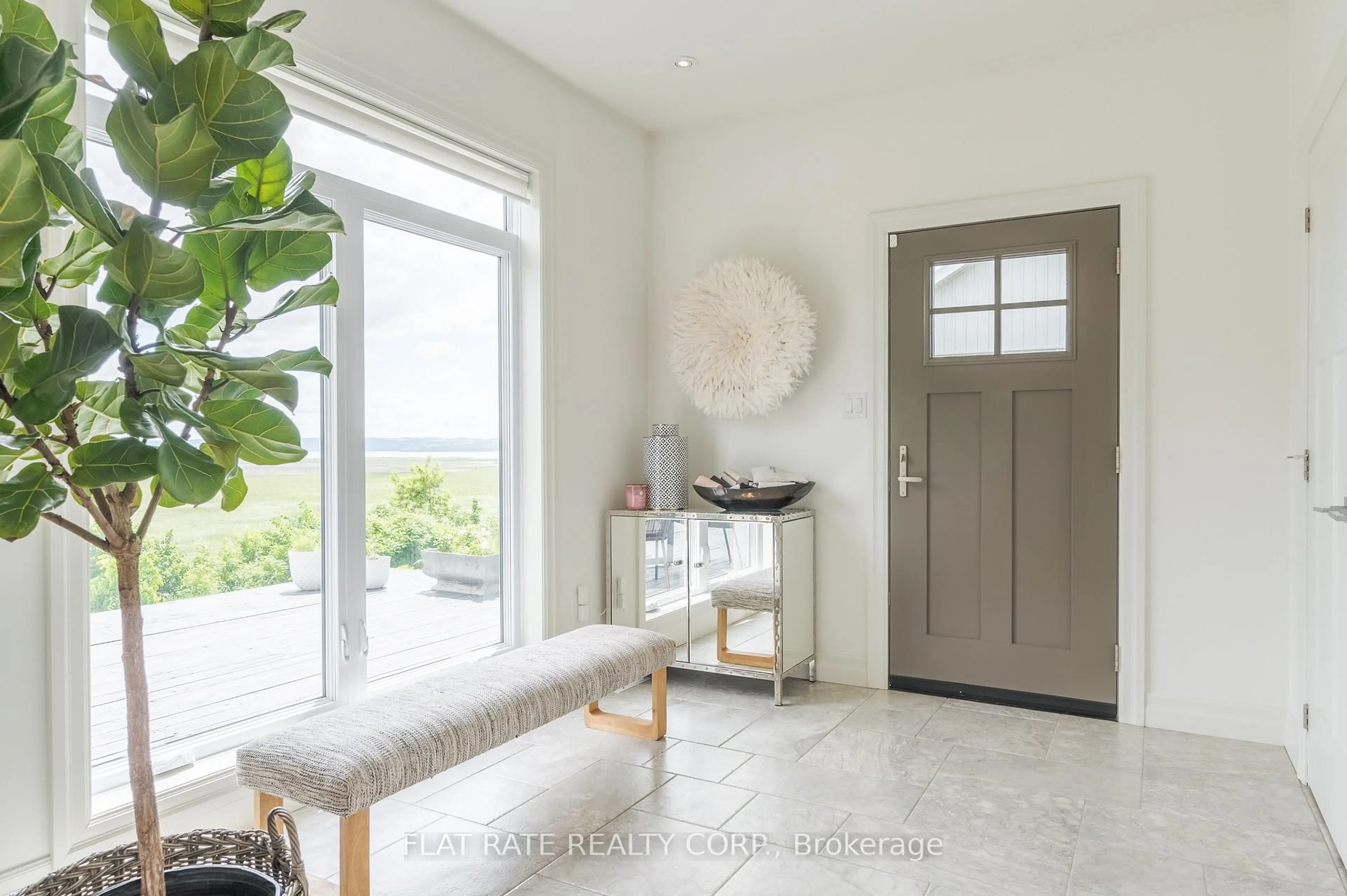 Indoor entryway for 1009 Serpent Mounds Rd, Otonabee-South Monaghan Ontario K0L 2G0