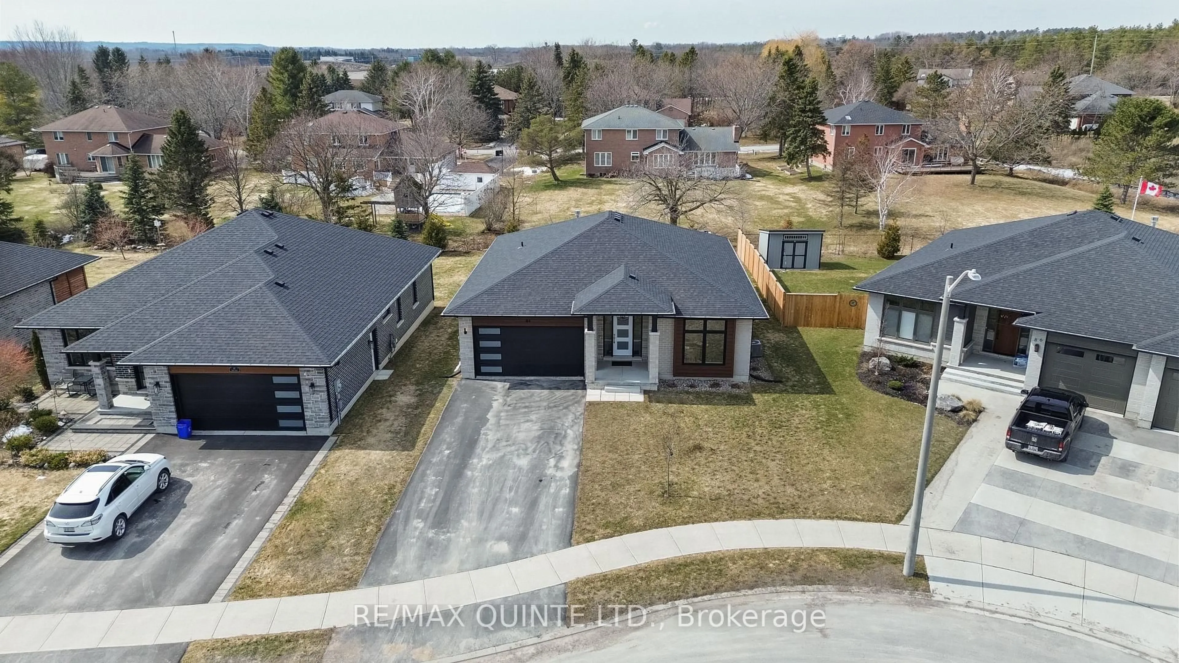 A pic from outside/outdoor area/front of a property/back of a property/a pic from drone, street for 84 Dewal Pl, Belleville Ontario K8P 0H2
