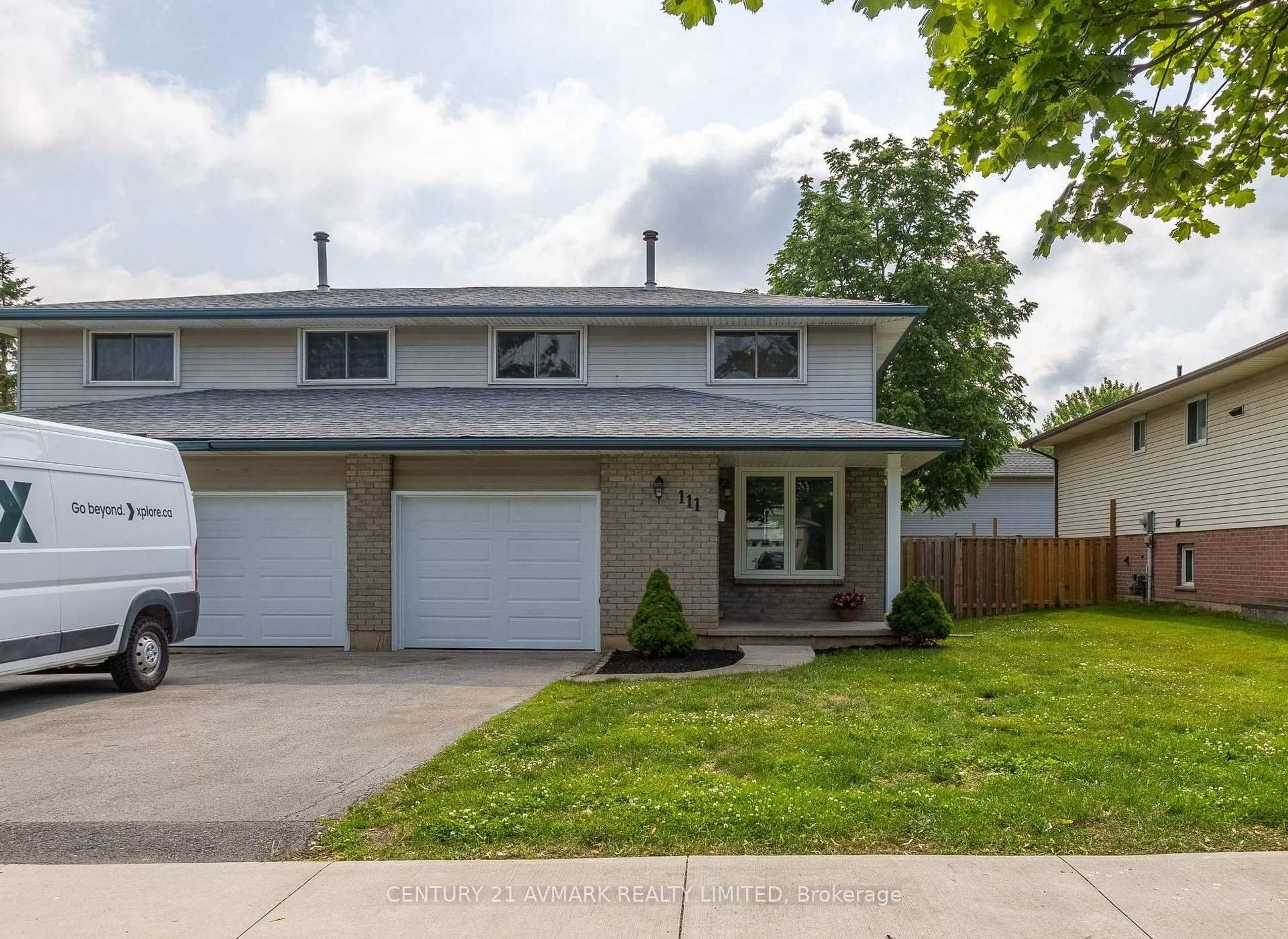 Home with vinyl exterior material, street for 111 Northgate Dr, Welland Ontario L3C 5Y3