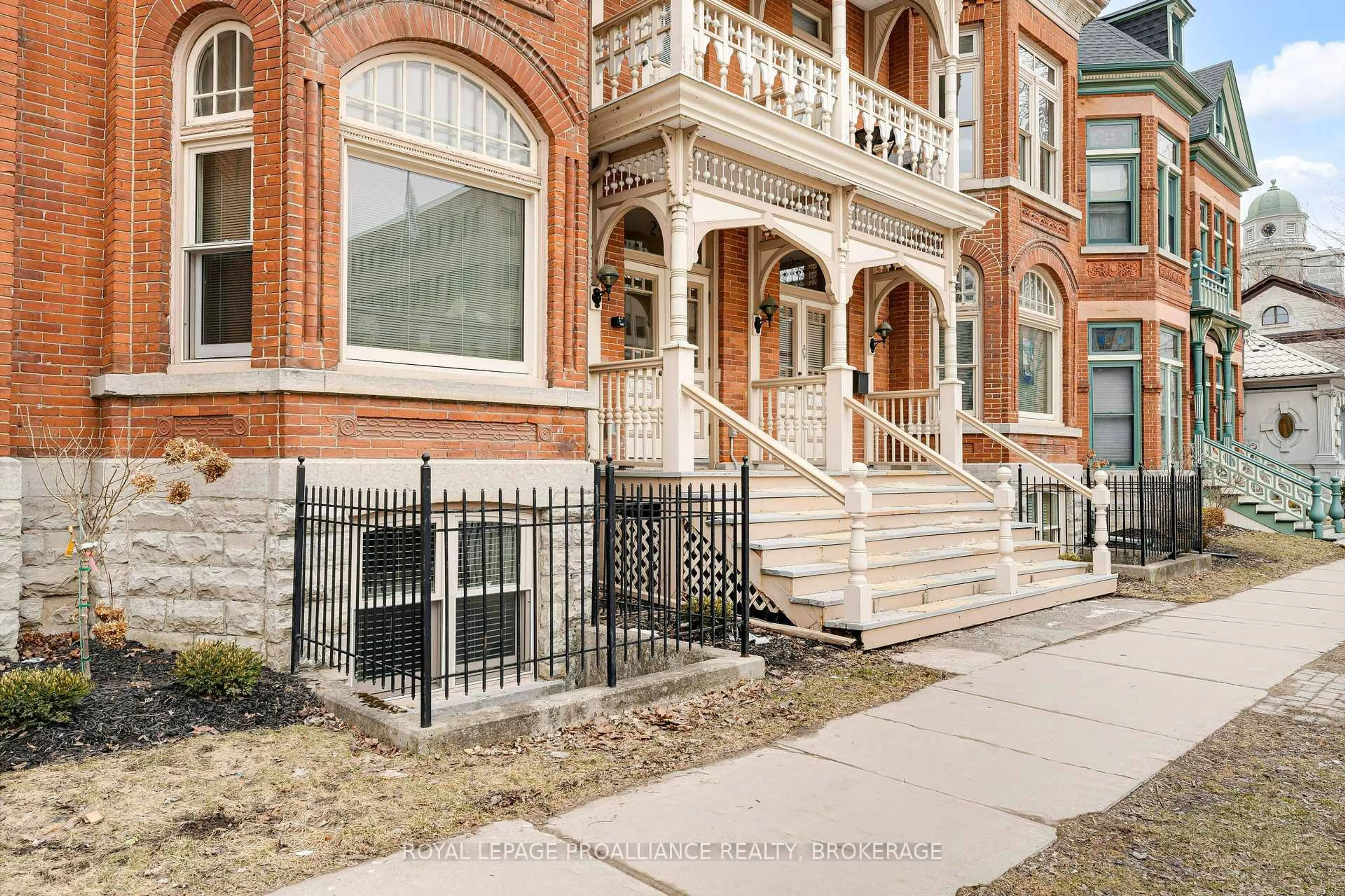 Unknown for 250 King St #1, Kingston Ontario K7L 3A9