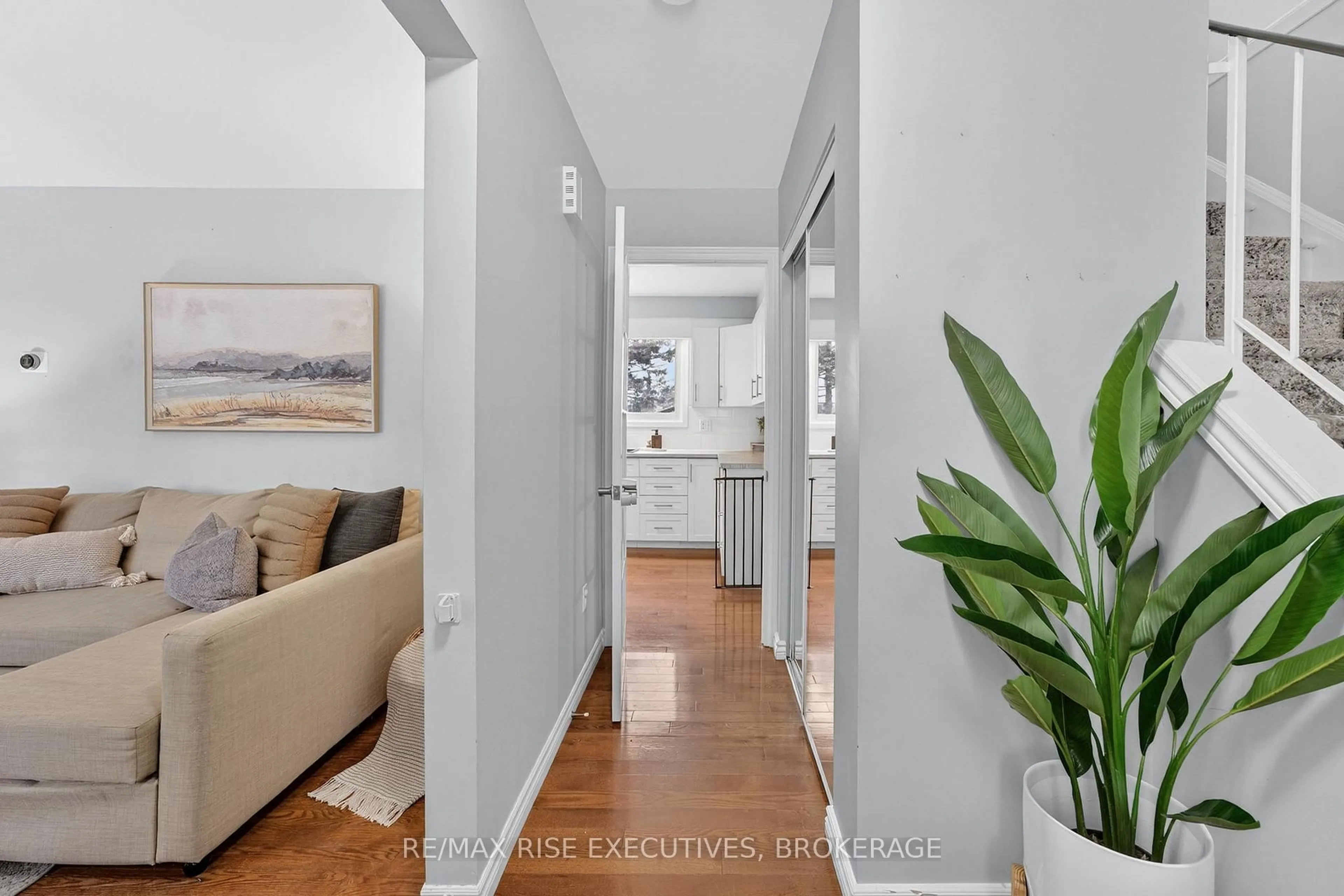 Indoor entryway for 821 Mona Dr, Kingston Ontario K7M 6Z7