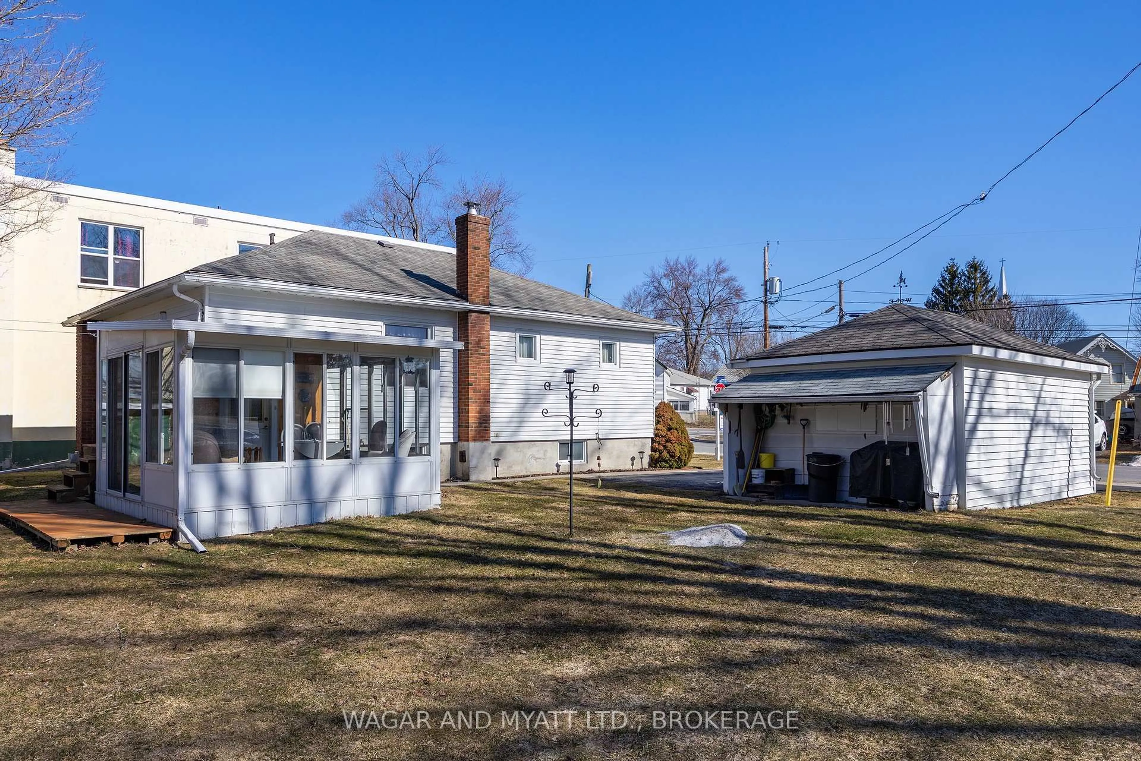 A pic from outside/outdoor area/front of a property/back of a property/a pic from drone, street for 170 Robinson St, Greater Napanee Ontario K7R 2S4