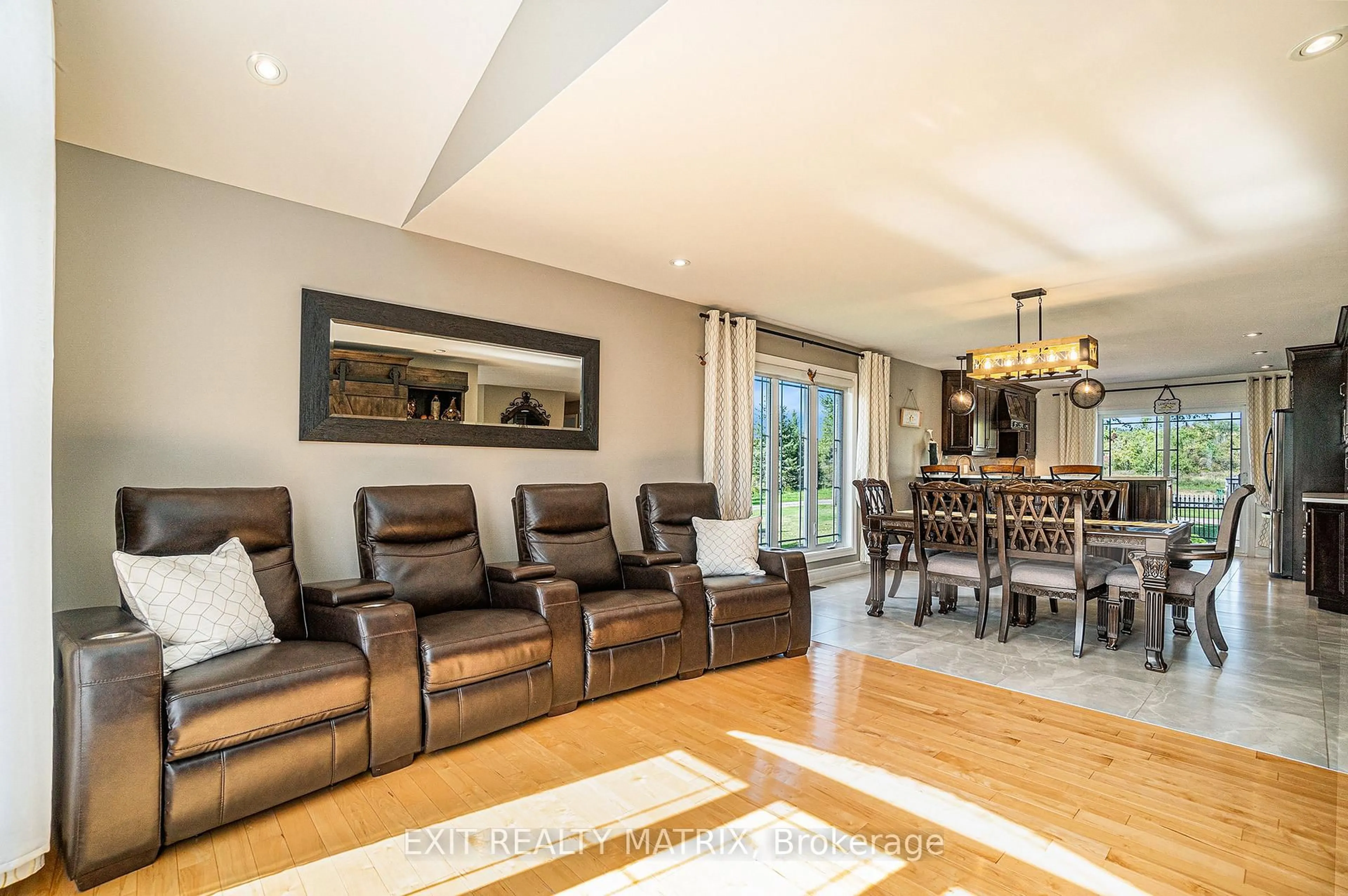 Living room with furniture, unknown for 6560 COUNTY RD 17 Rd, Alfred and Plantagenet Ontario K0B 1L0