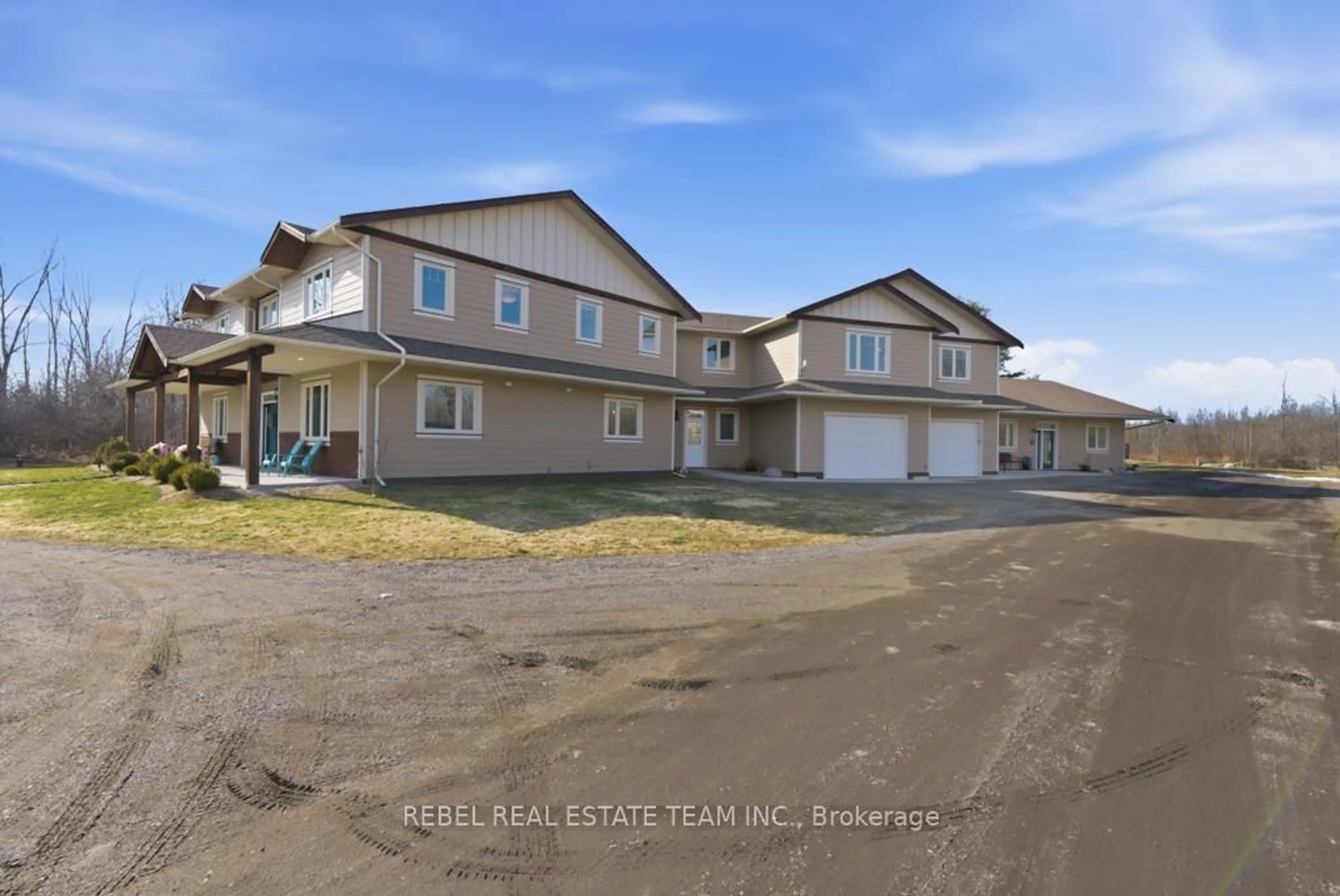 A pic from outside/outdoor area/front of a property/back of a property/a pic from drone, street for 190 Lakeshore Rd, Brighton Ontario K0K 1H0