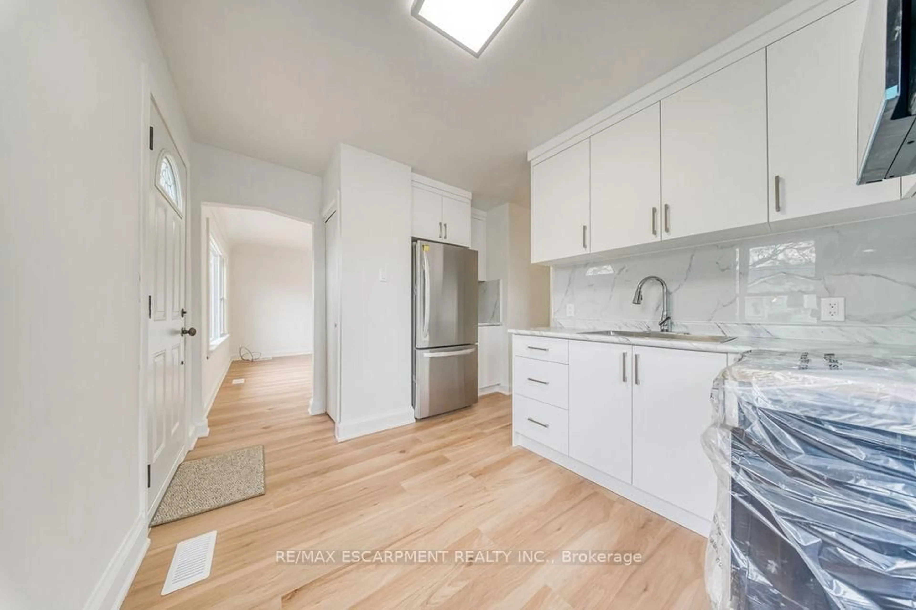 Unknown for 22 David Ave, Hamilton Ontario L9A 3V1