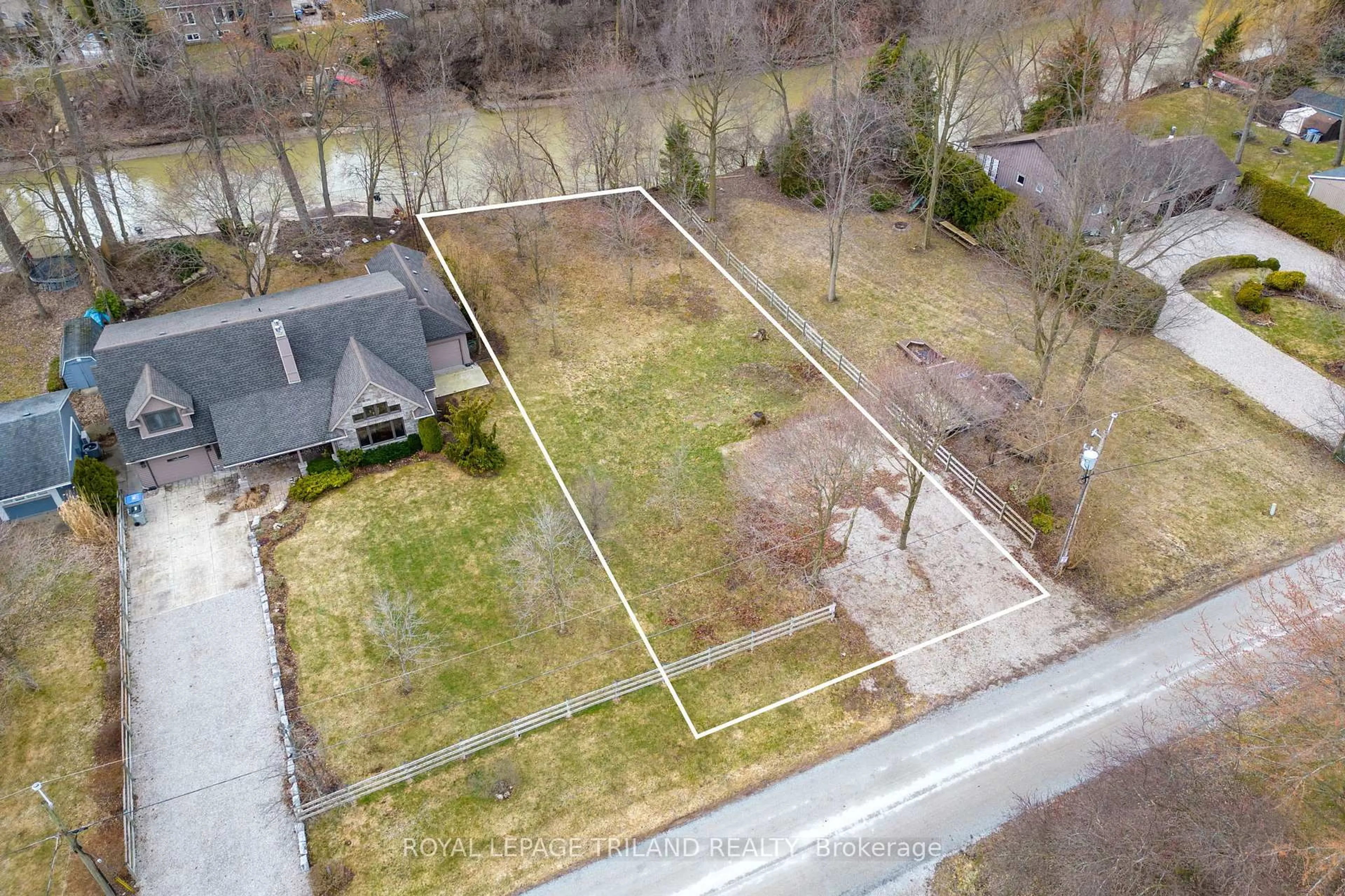 A pic from outside/outdoor area/front of a property/back of a property/a pic from drone, street for 8419 Defore Dr, Lambton Shores Ontario N0M 1T0