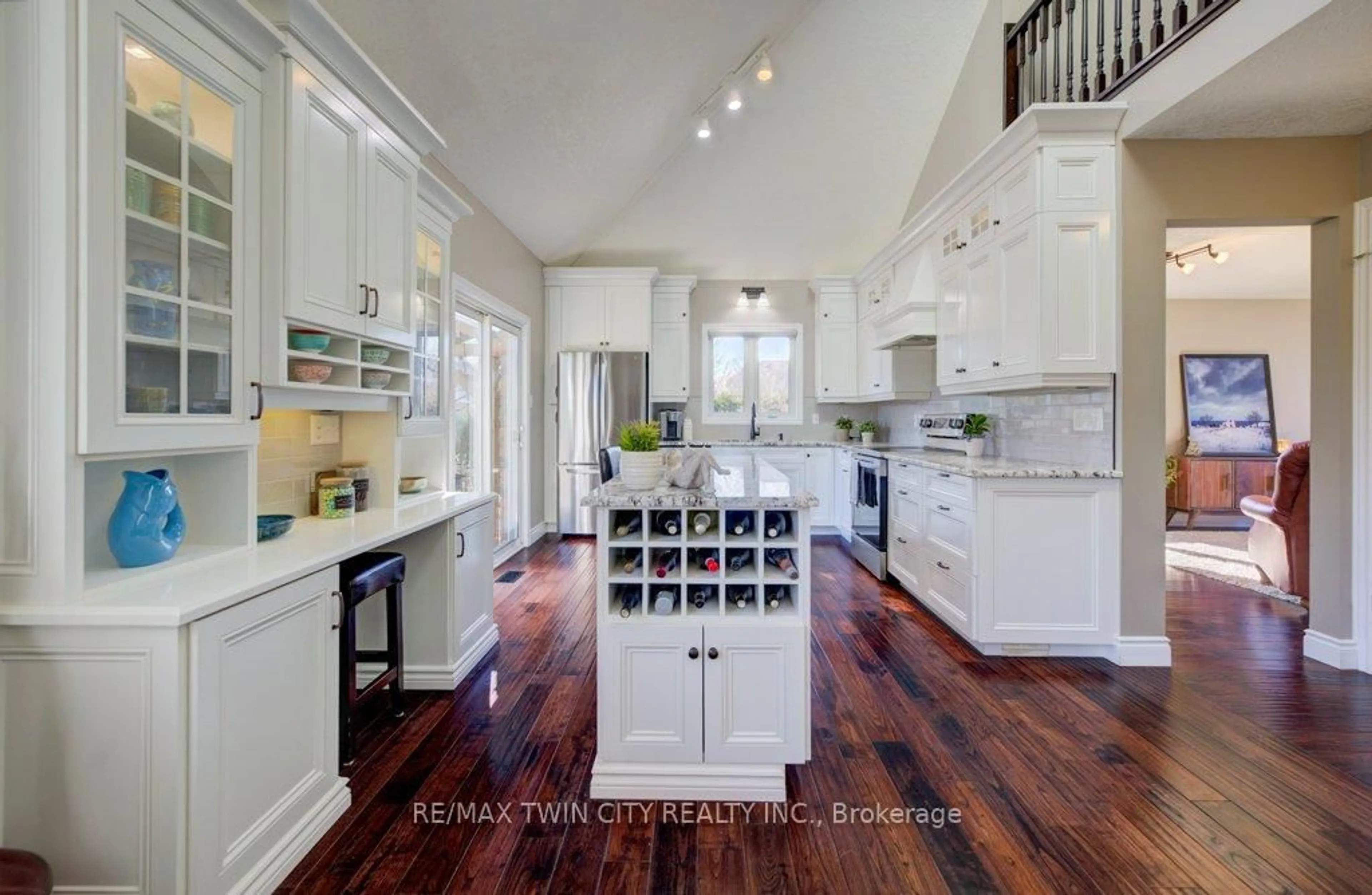 Open concept kitchen, unknown for 640 Heathcliffe Pl, Waterloo Ontario N2T 2P3