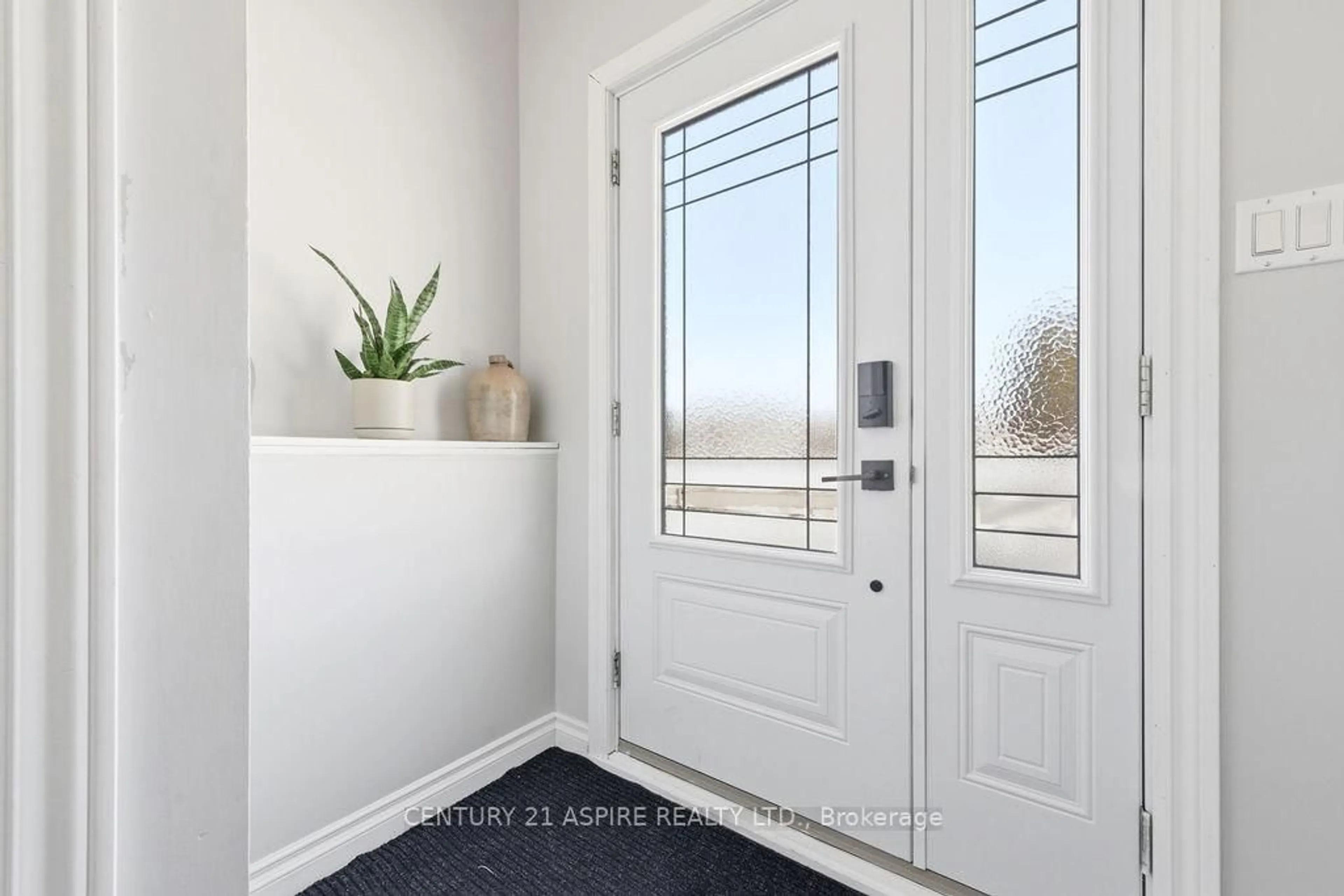 Indoor entryway for 45 Brumm Rd, Petawawa Ontario K8A 7G6