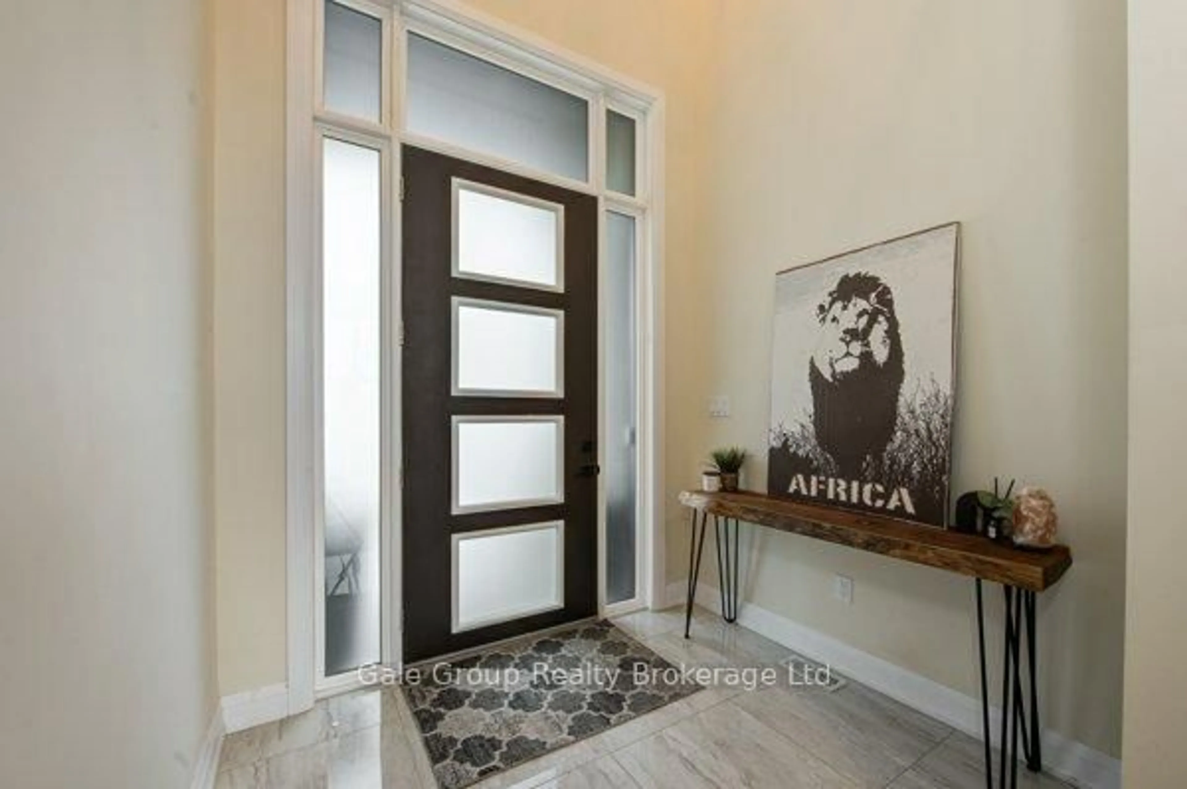 Indoor entryway for 409 Somme St, Woodstock Ontario N4T 0K3