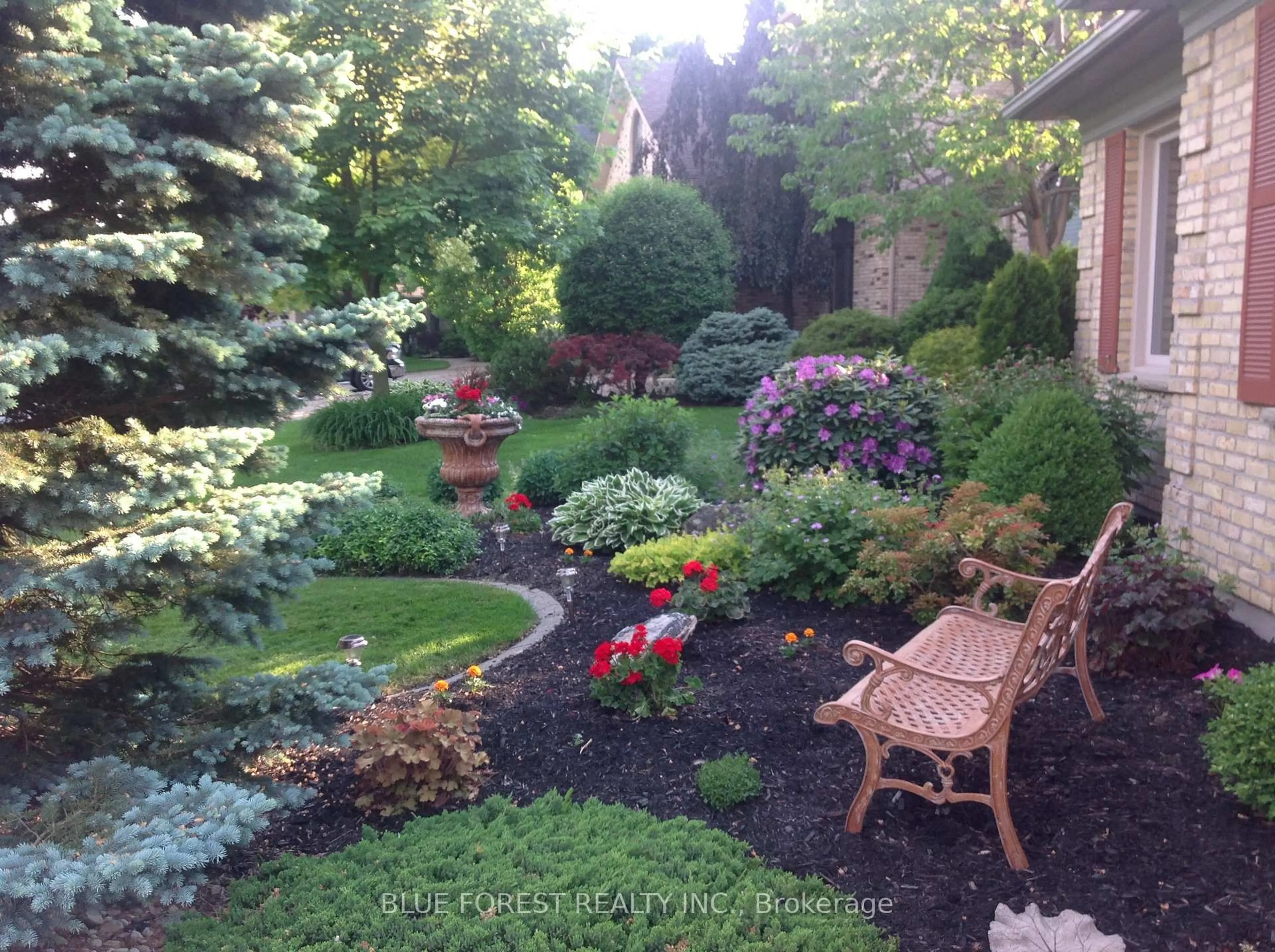 Patio, street for 18 Shady Lane, London North Ontario N5X 3N8
