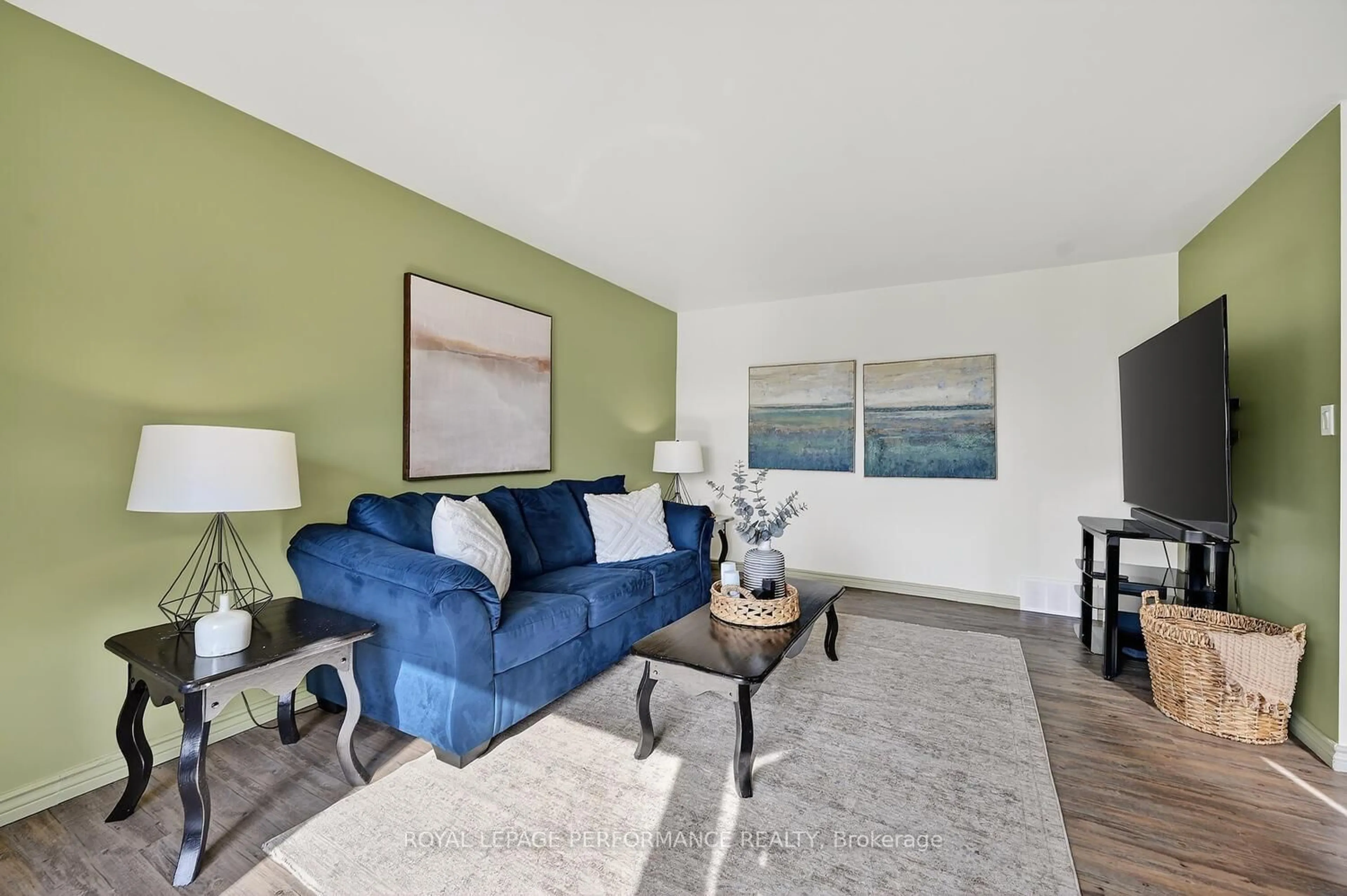 Living room with furniture, unknown for 107 Lorne St, Smiths Falls Ontario K7A 3L1