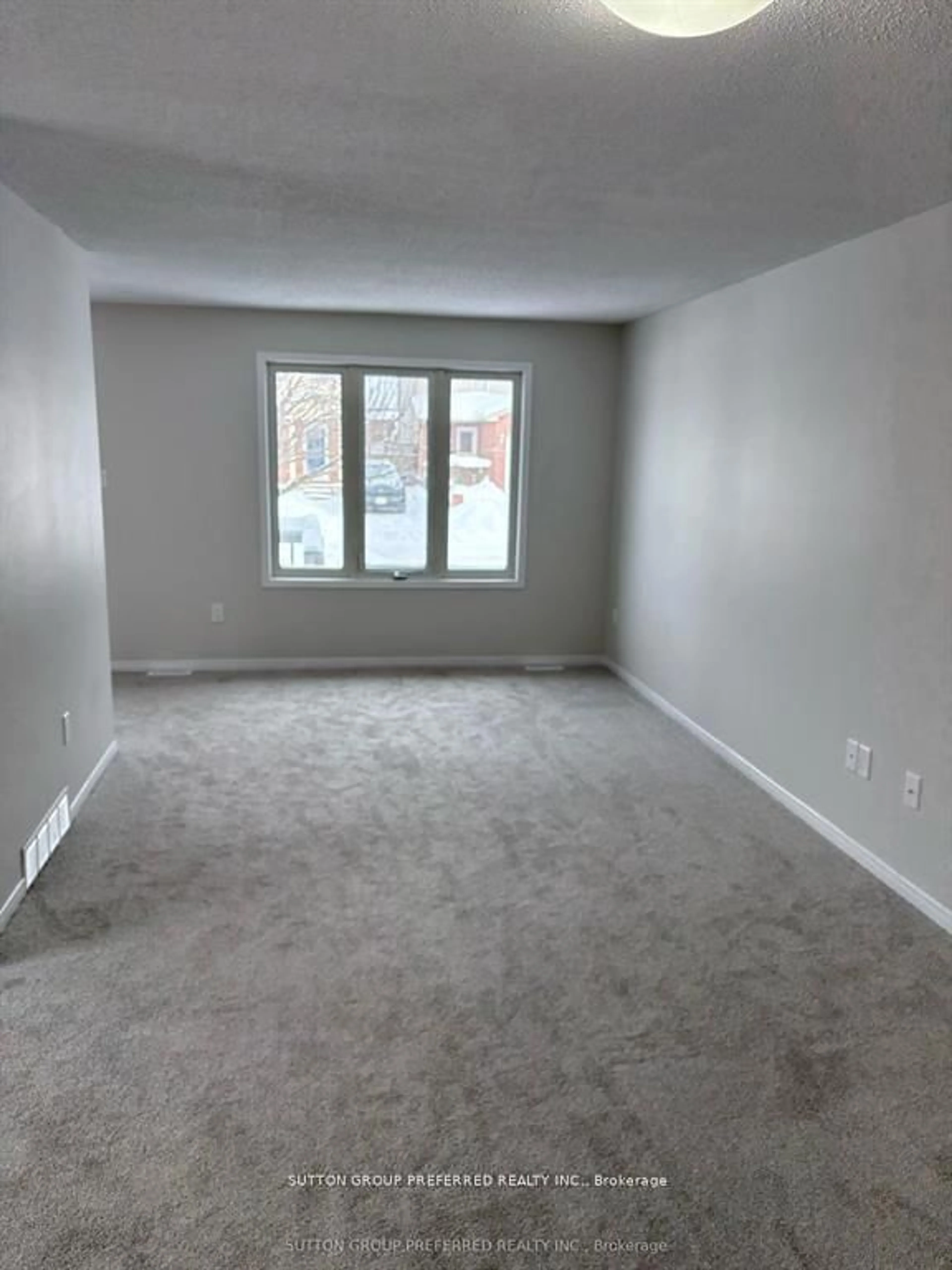 A pic of a room for 331 Simpson Cres, London East Ontario N5V 5E1
