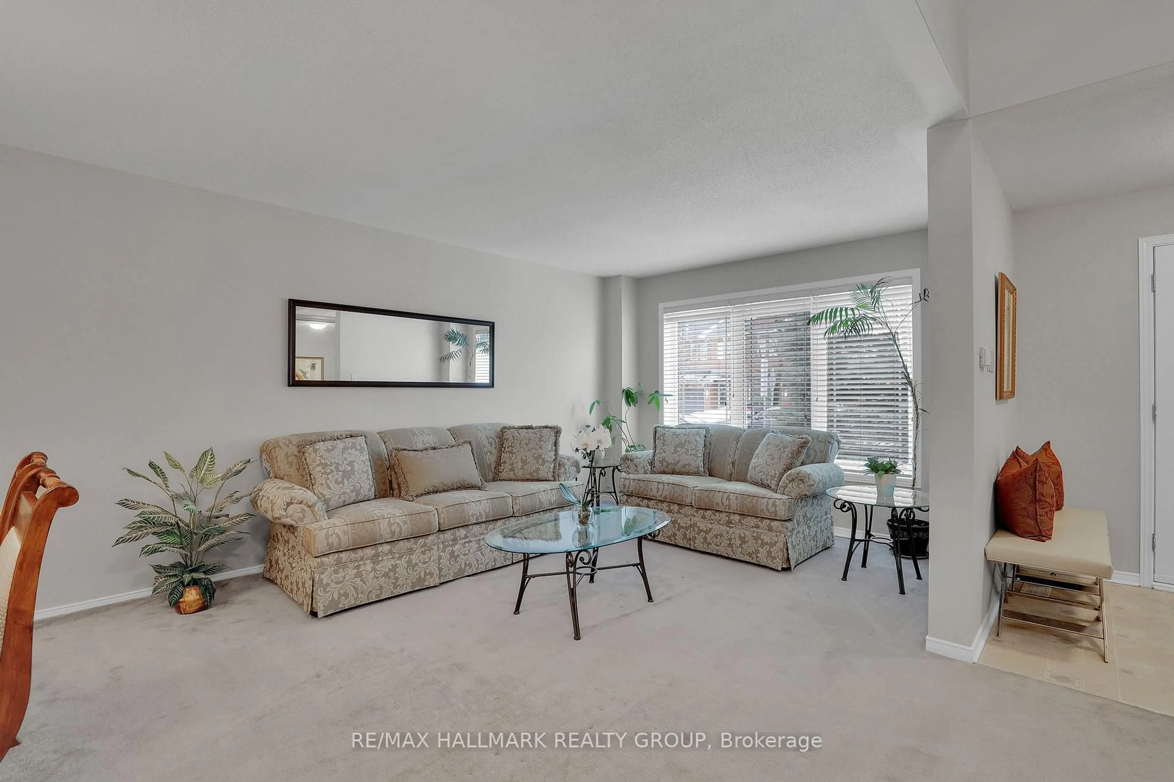 Living room with furniture, unknown for 634 Aquaview Dr, Ottawa Ontario K4A 4W2