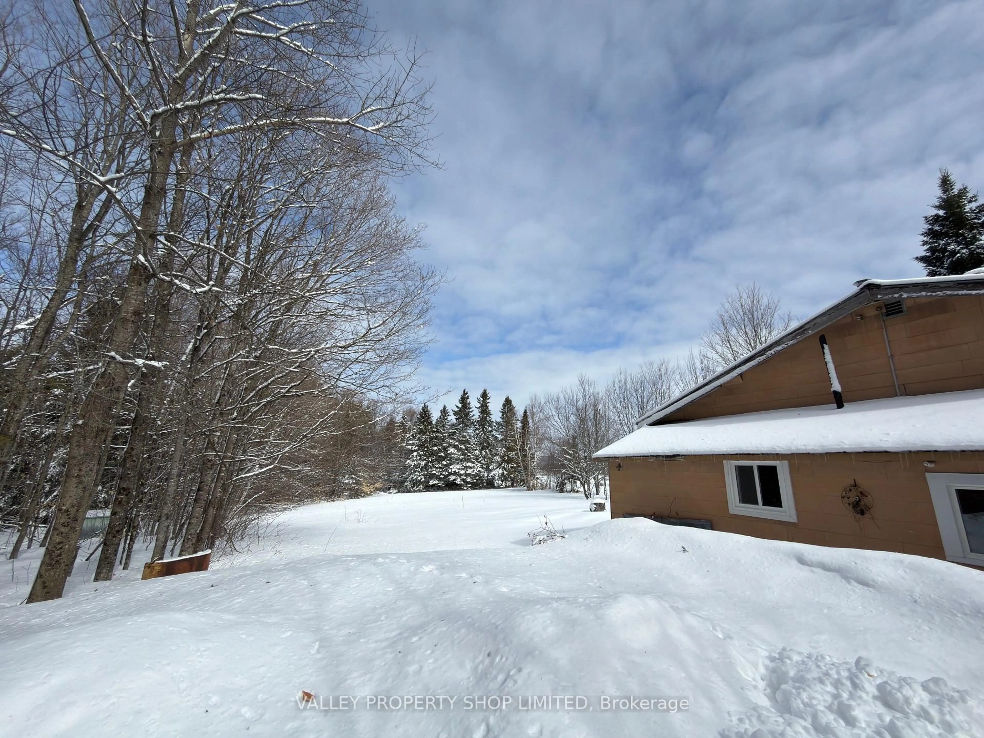 A pic from outside/outdoor area/front of a property/back of a property/a pic from drone, unknown for 148 Kuno Rd, Boulter Ontario K0L 1G0