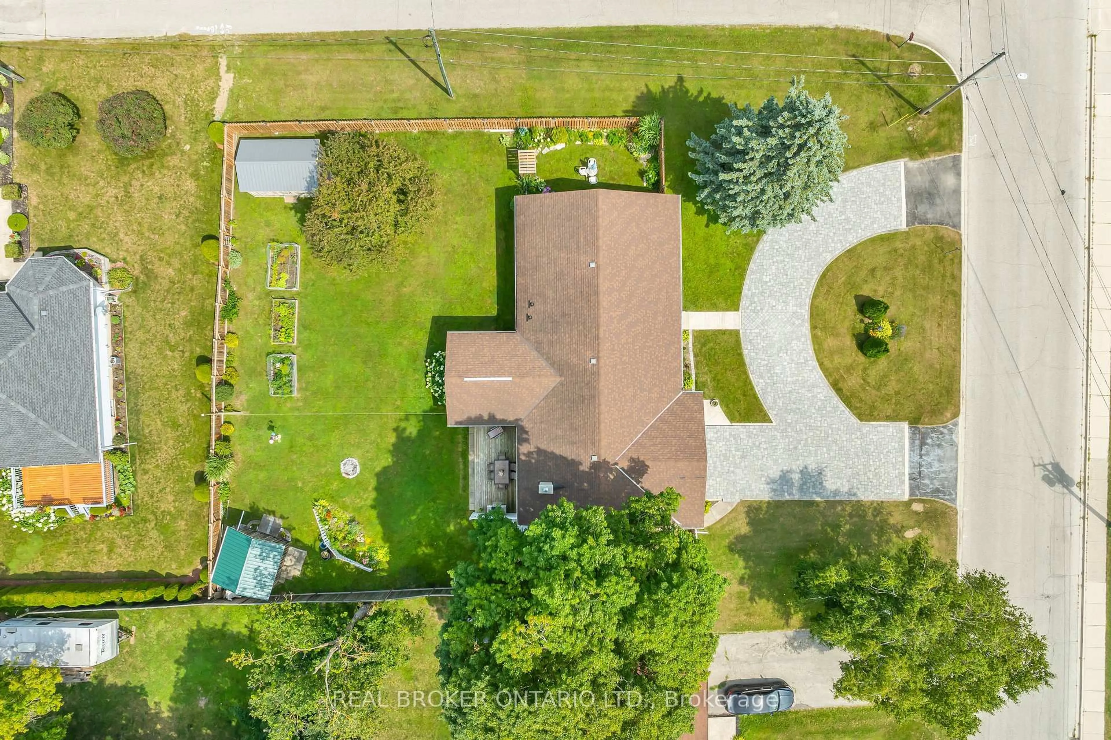 A pic from outside/outdoor area/front of a property/back of a property/a pic from drone, unknown for 490 Saddler St, West Grey Ontario N0G 1R0