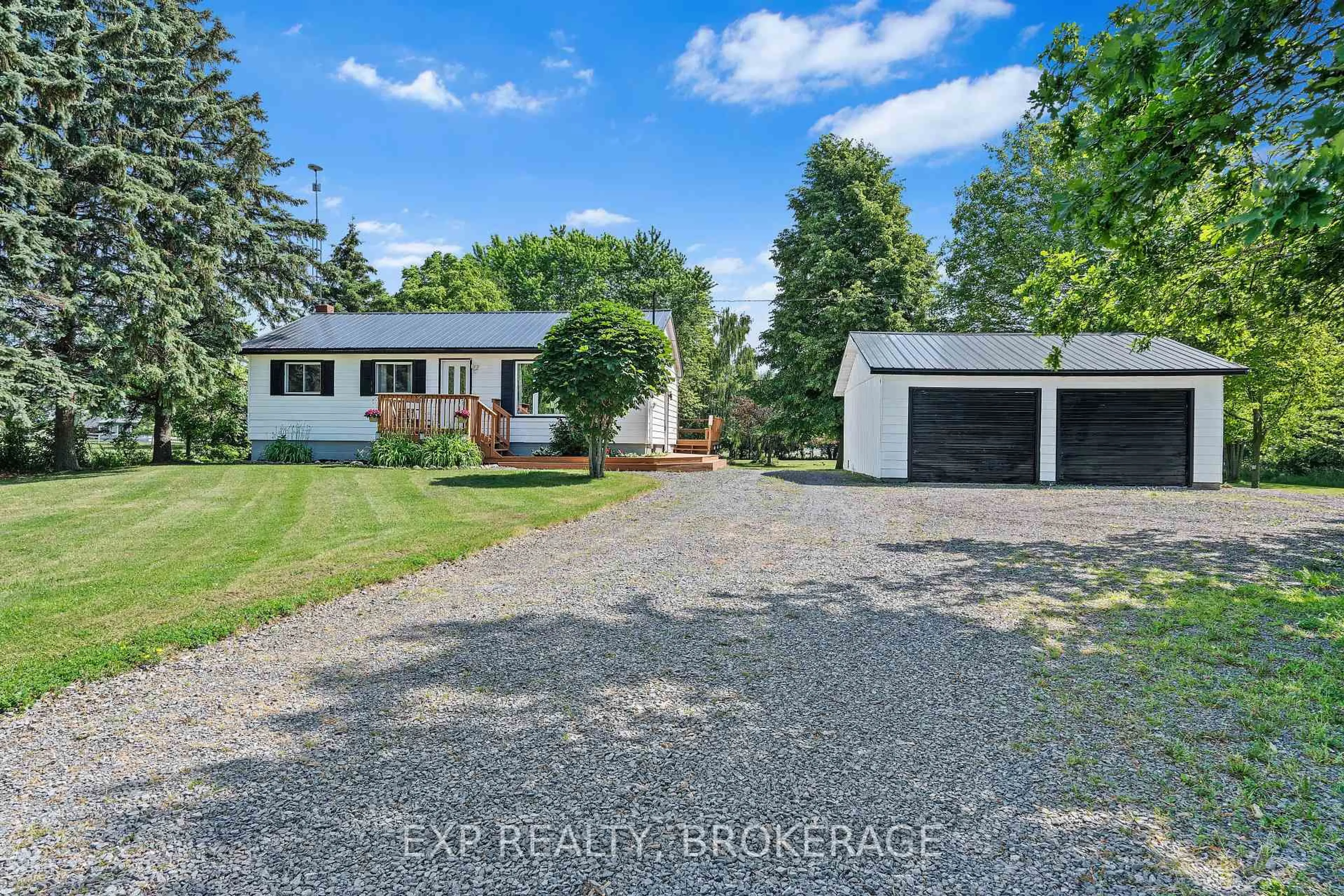 A pic from outside/outdoor area/front of a property/back of a property/a pic from drone, water/lake/river/ocean view for 912 8TH LINE Rd, Wolfe Island Ontario K0H 2Y0