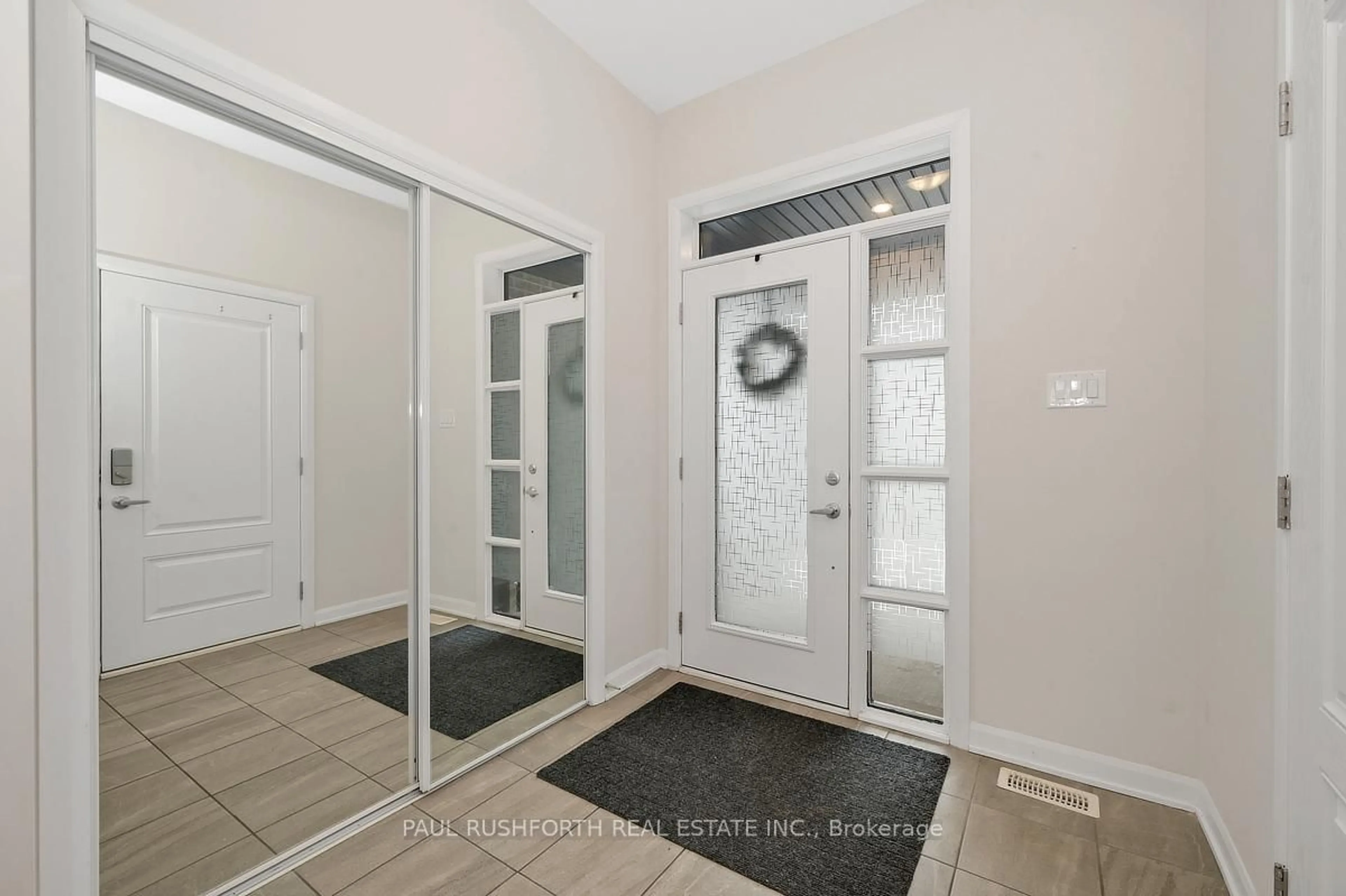 Indoor entryway for 307 Drumlish Lane, Ottawa Ontario K2J 6Y2