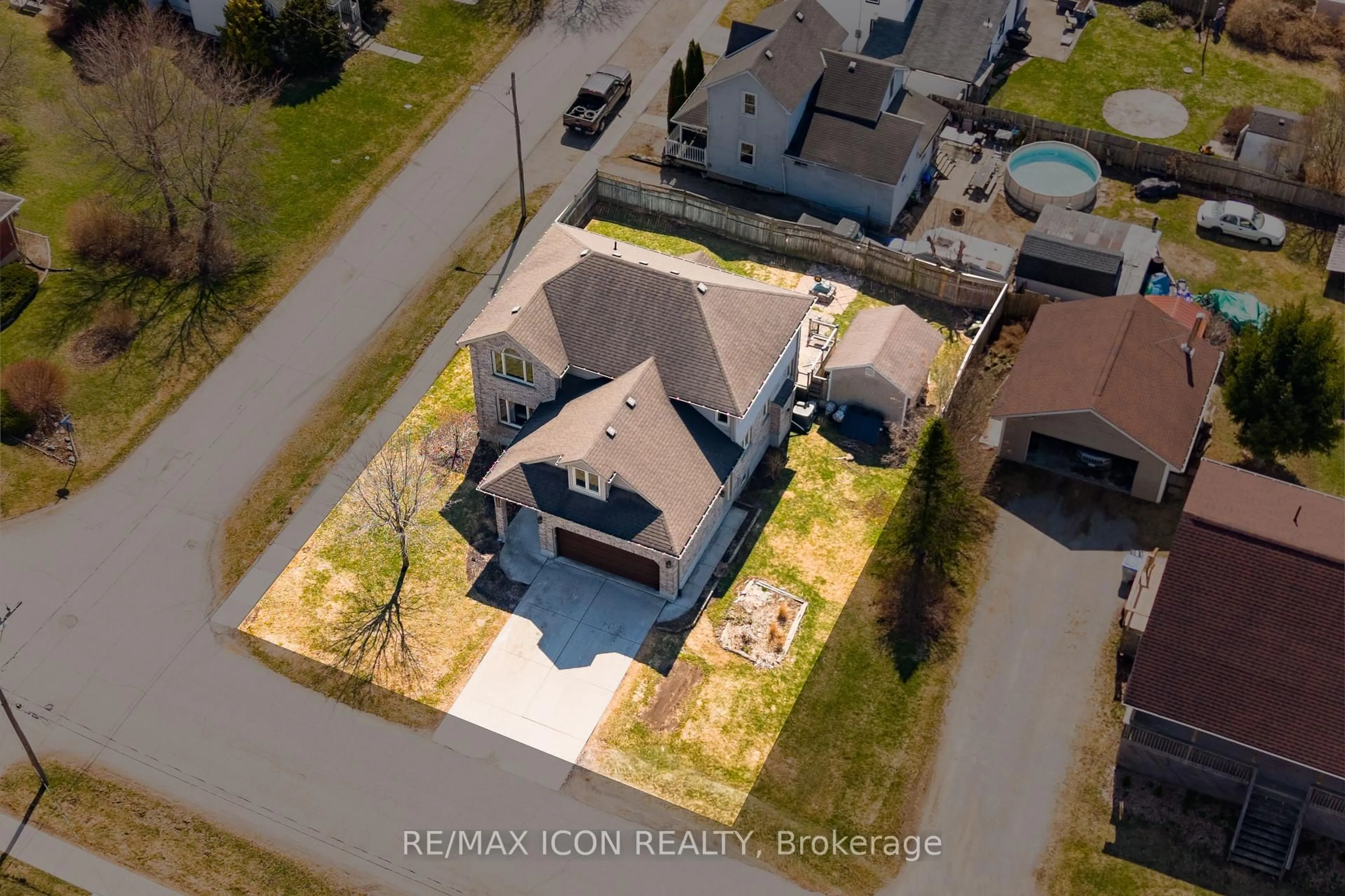 A pic from outside/outdoor area/front of a property/back of a property/a pic from drone, street for 227 William St, North Middlesex Ontario N0M 2K0