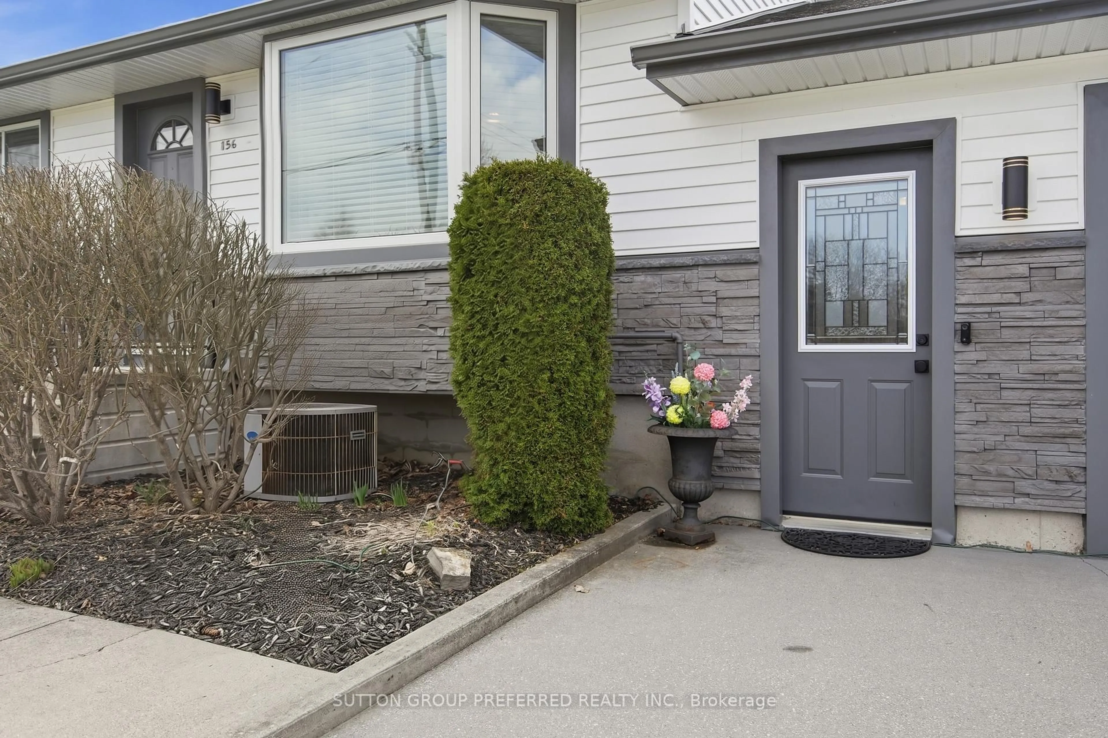 Unknown for 156 St George St, Central Elgin Ontario N5P 2M4