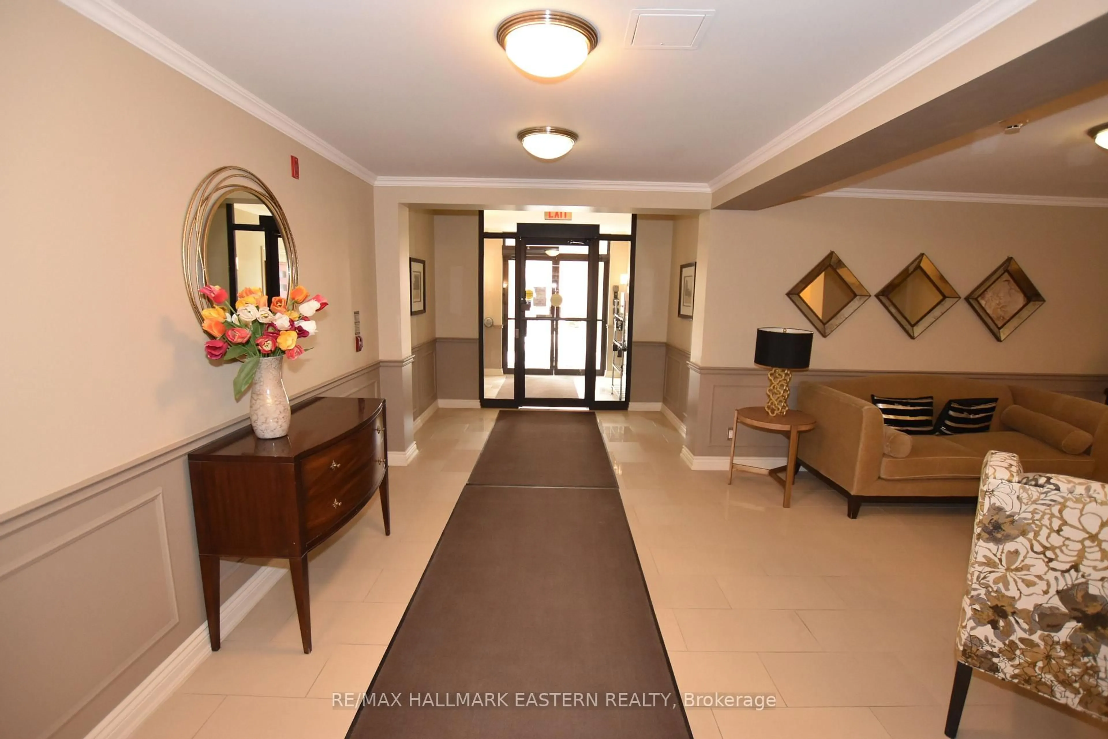 Indoor foyer for 869 Clonsilla Ave #PH10, Peterborough Ontario K9J 0B7