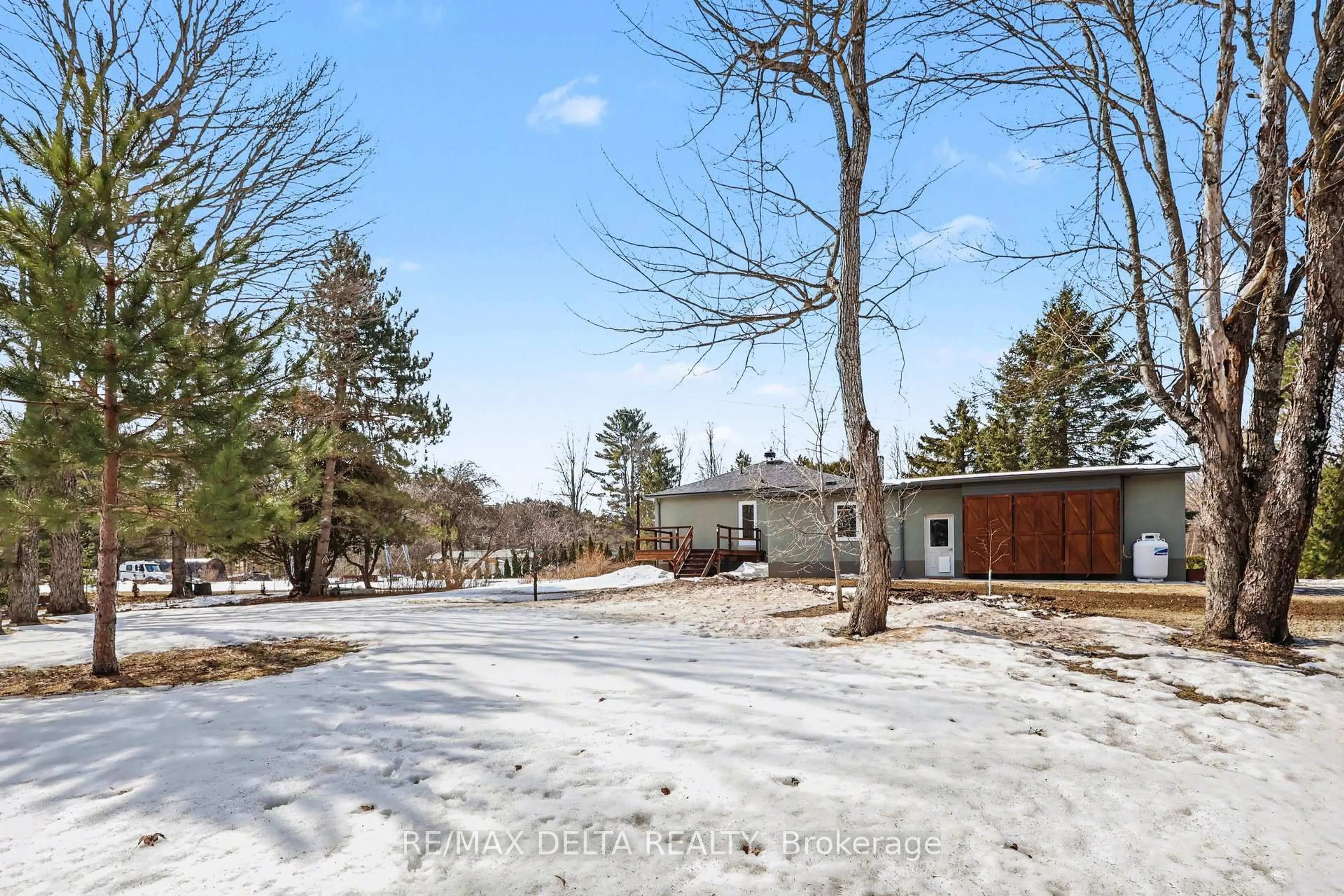 A pic from outside/outdoor area/front of a property/back of a property/a pic from drone, unknown for 3395 Marcil Rd, Clarence-Rockland Ontario K0A 1E0