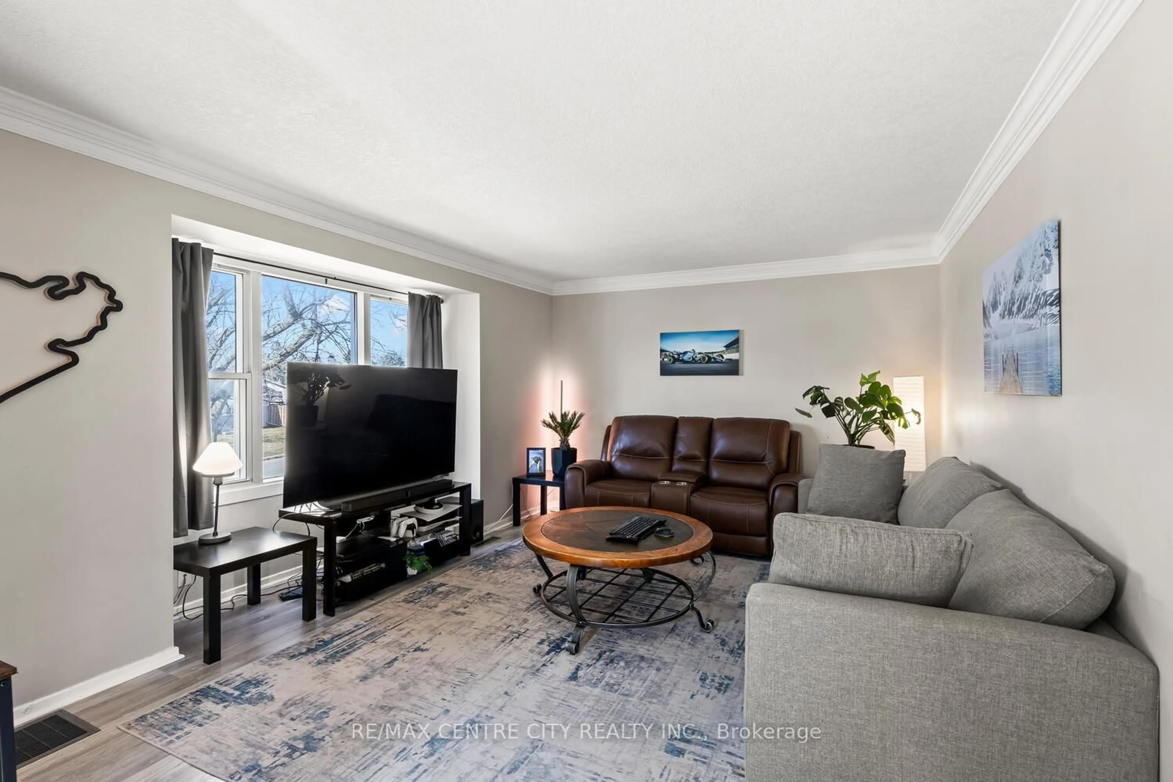 Living room with furniture, unknown for 292 Paardeberg Cres, London East Ontario N5Y 1C1