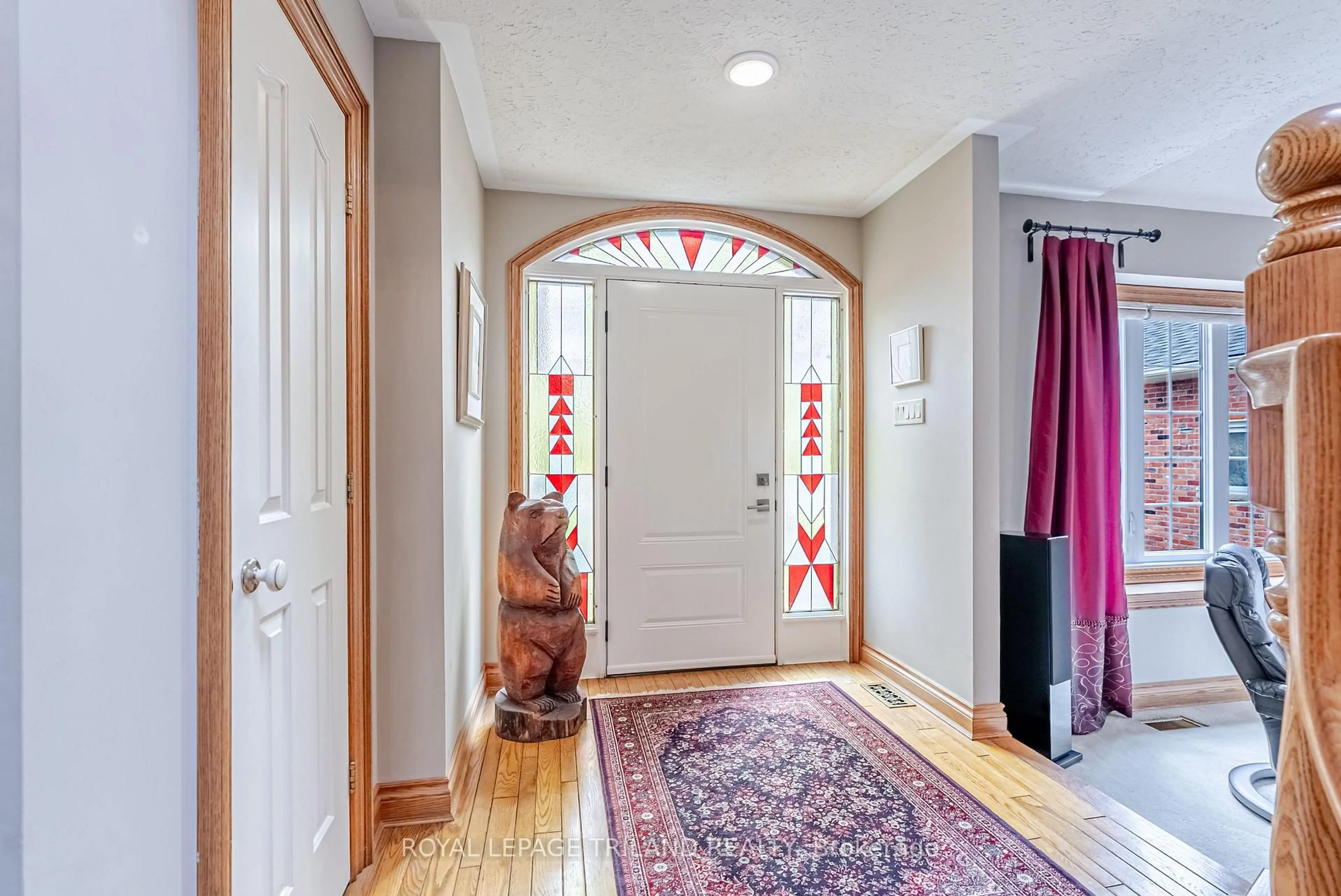 Indoor entryway for 28 Sinclair Cres, Aylmer Ontario N5H 3B7