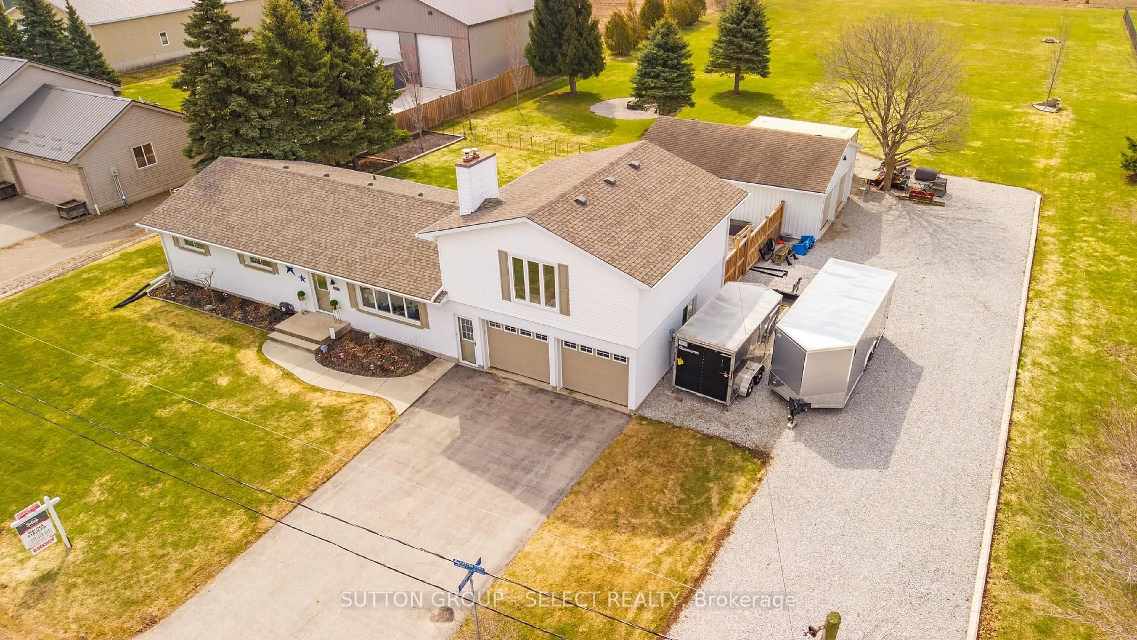 A pic from outside/outdoor area/front of a property/back of a property/a pic from drone, street for 51169 Clinton St, Malahide Ontario N0L 2J0