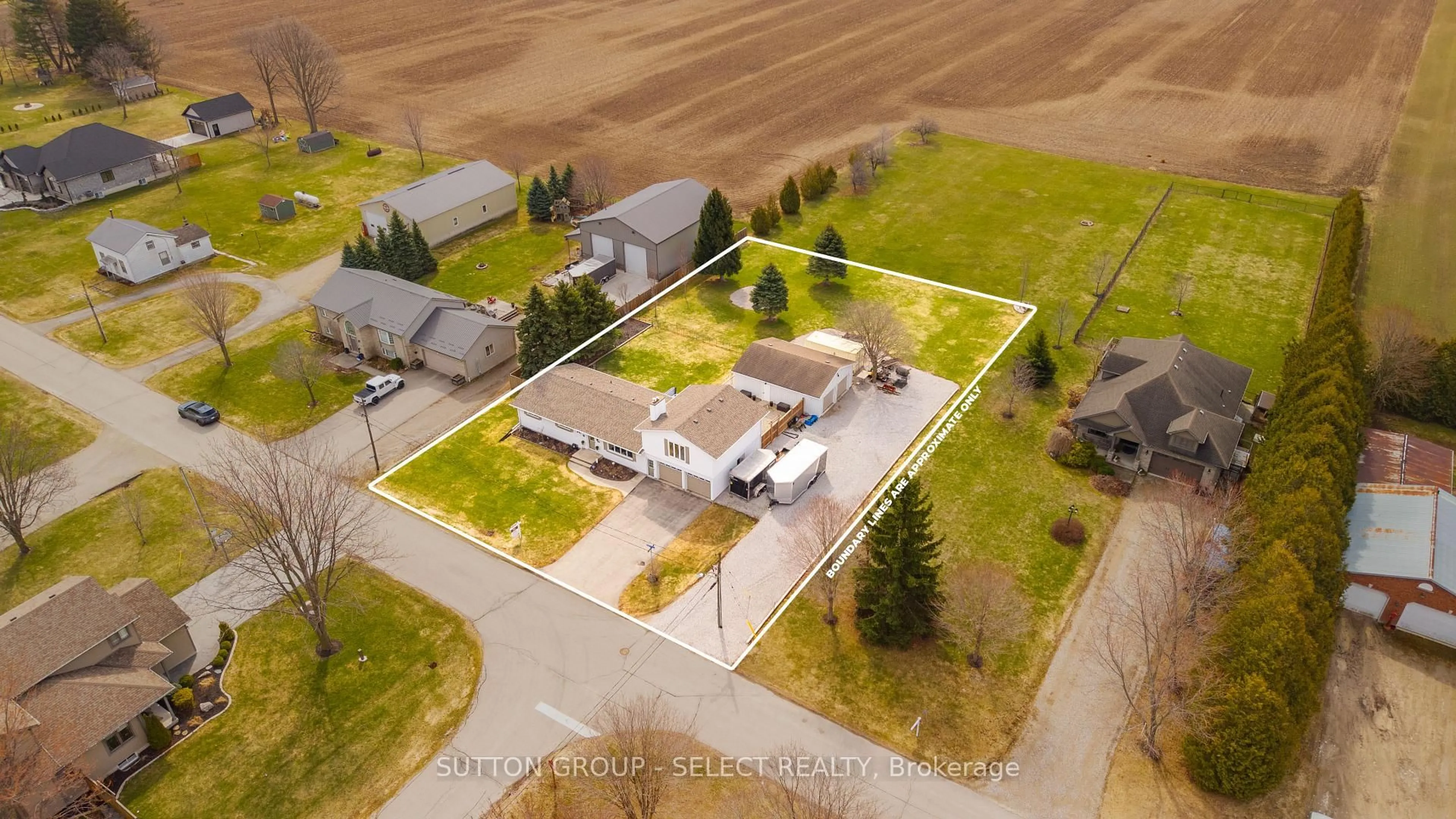 A pic from outside/outdoor area/front of a property/back of a property/a pic from drone, street for 51169 Clinton St, Malahide Ontario N0L 2J0
